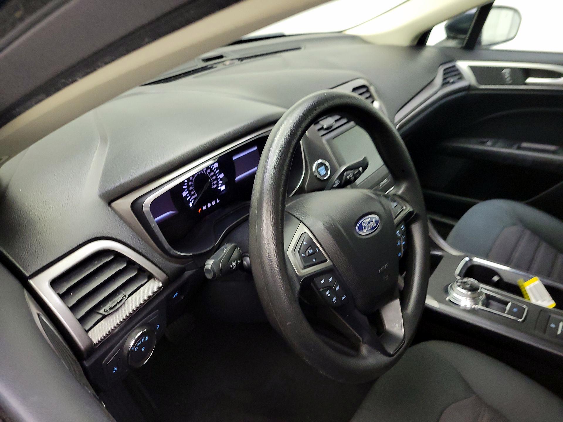 Thumbnail: 2020 Ford Fusion - 8