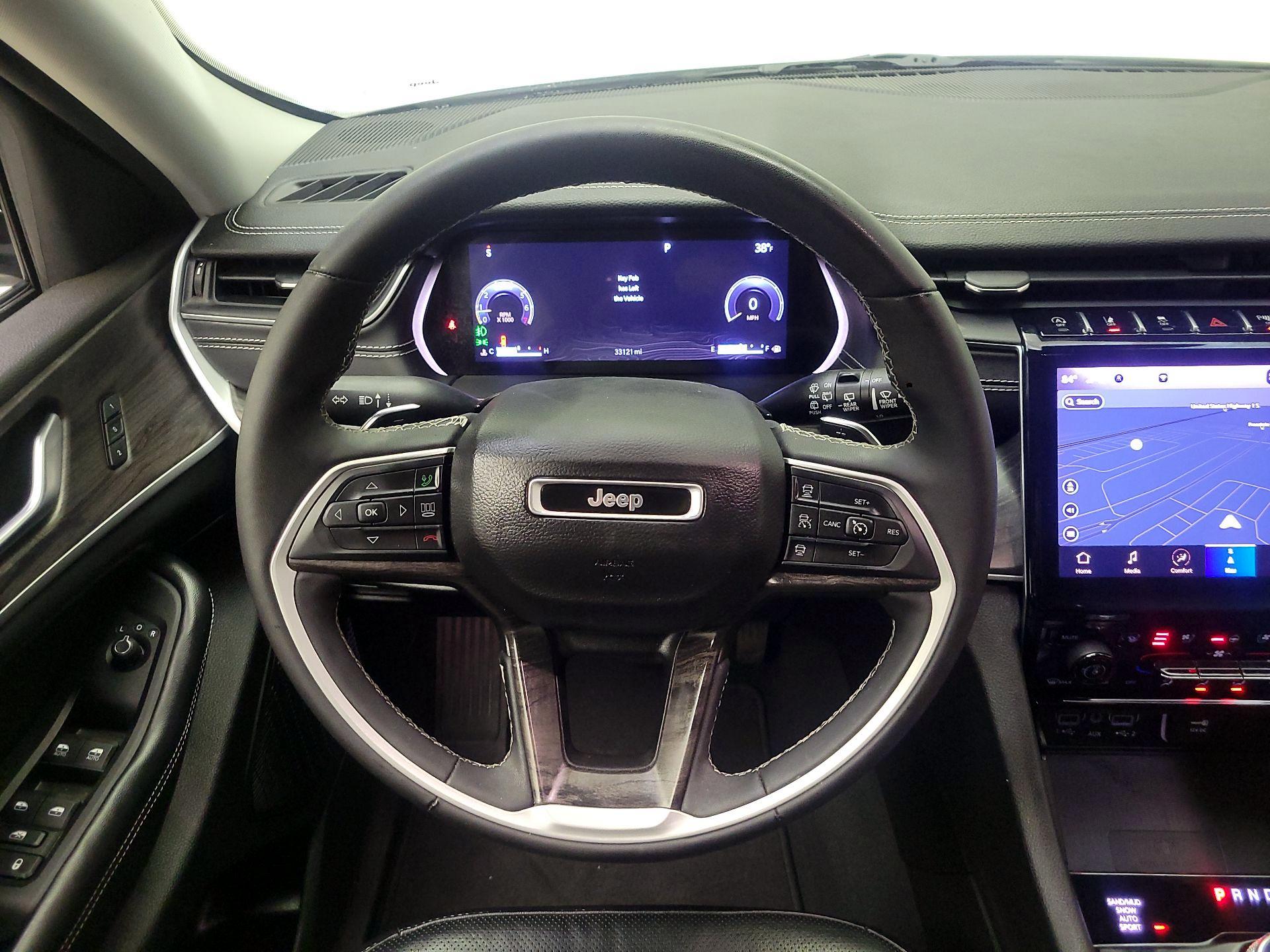 Thumbnail: 2023 Jeep Grand Cherokee - 10