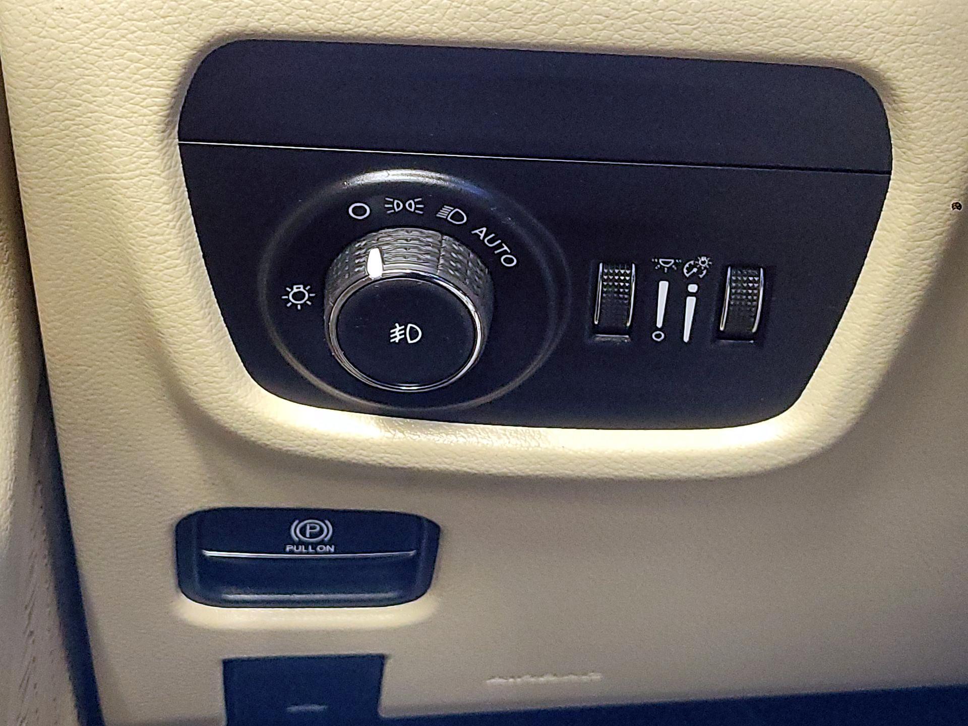 Thumbnail: 2023 Jeep Grand Cherokee - 11