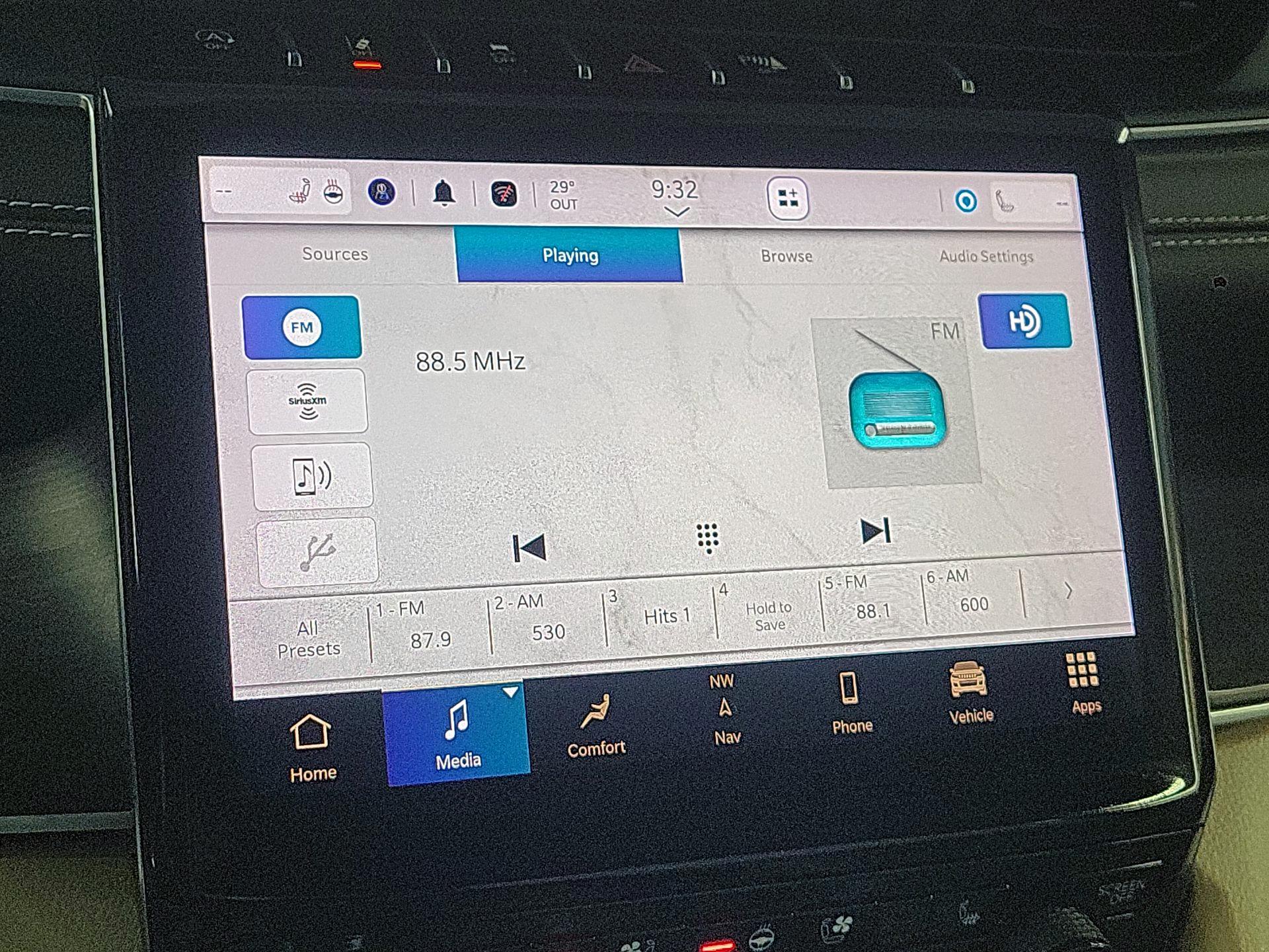 Thumbnail: 2023 Jeep Grand Cherokee - 14