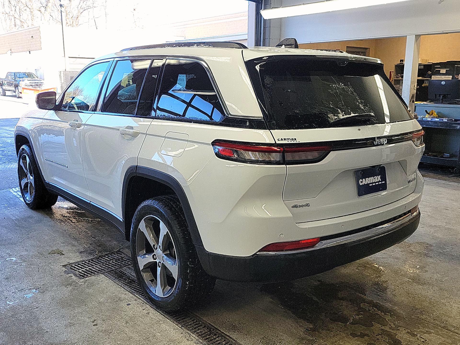 Thumbnail: 2023 Jeep Grand Cherokee - 7