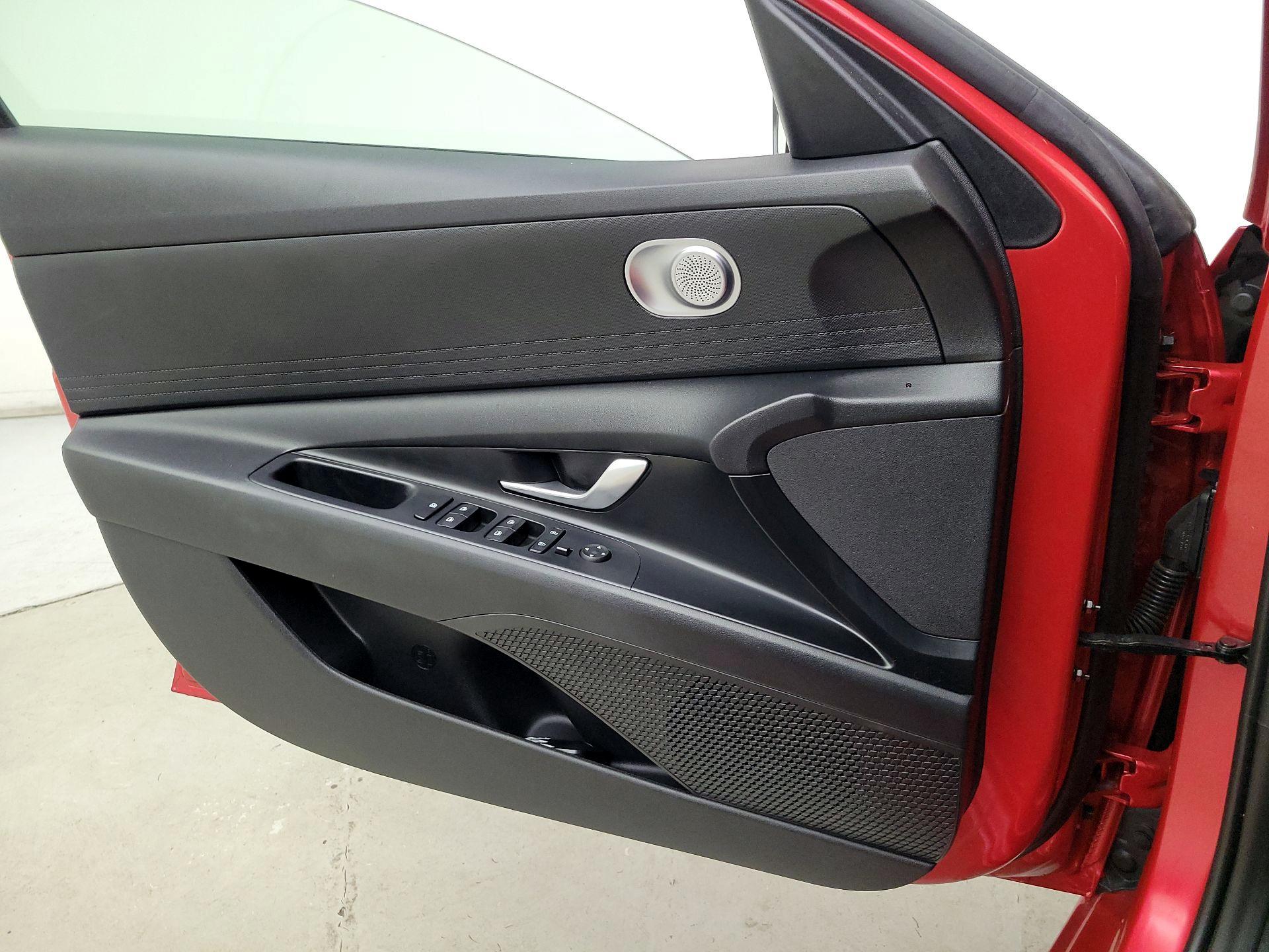 Thumbnail: 2021 Hyundai Elantra - 12