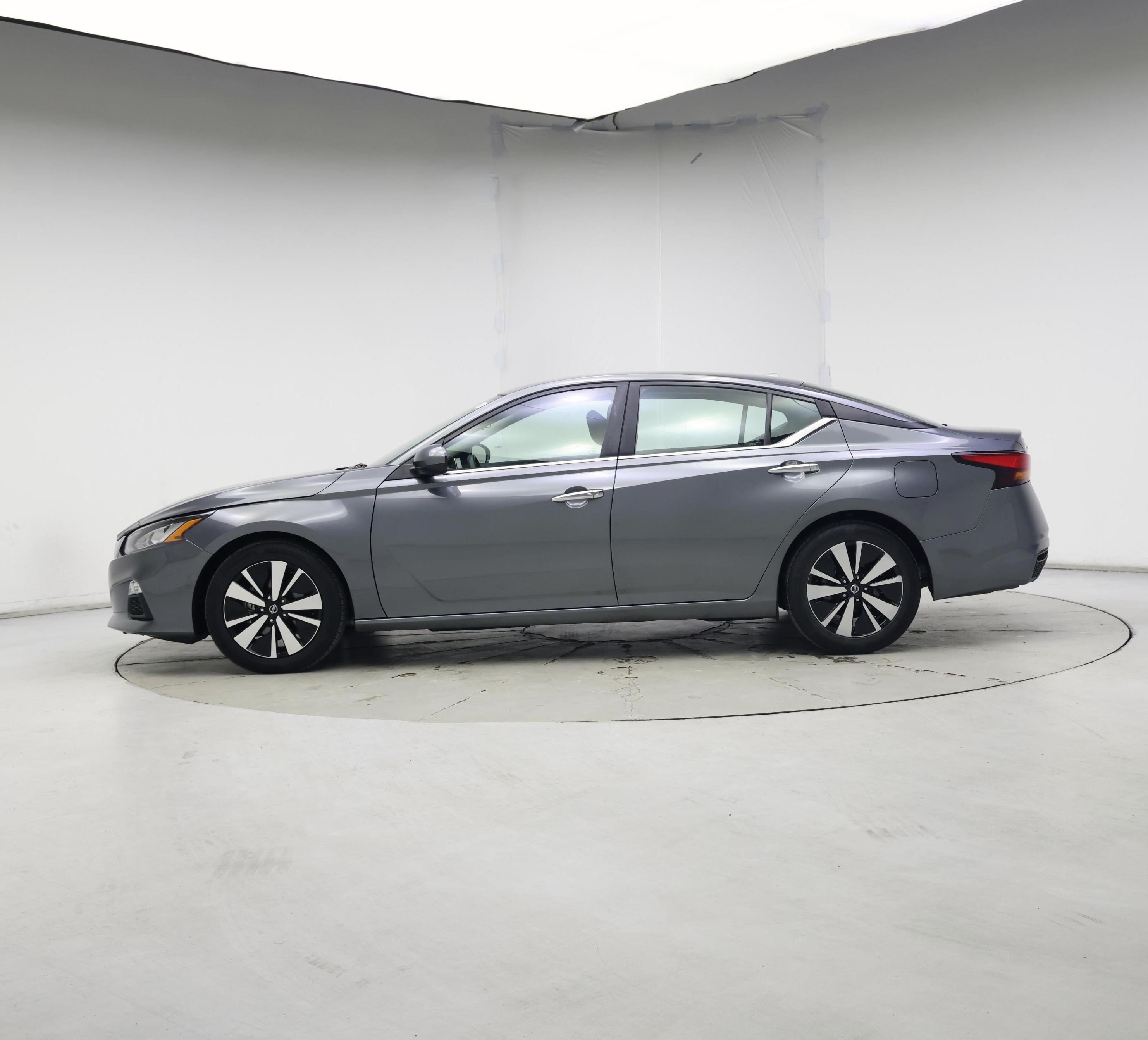 Thumbnail: 2022 Nissan Altima - 3