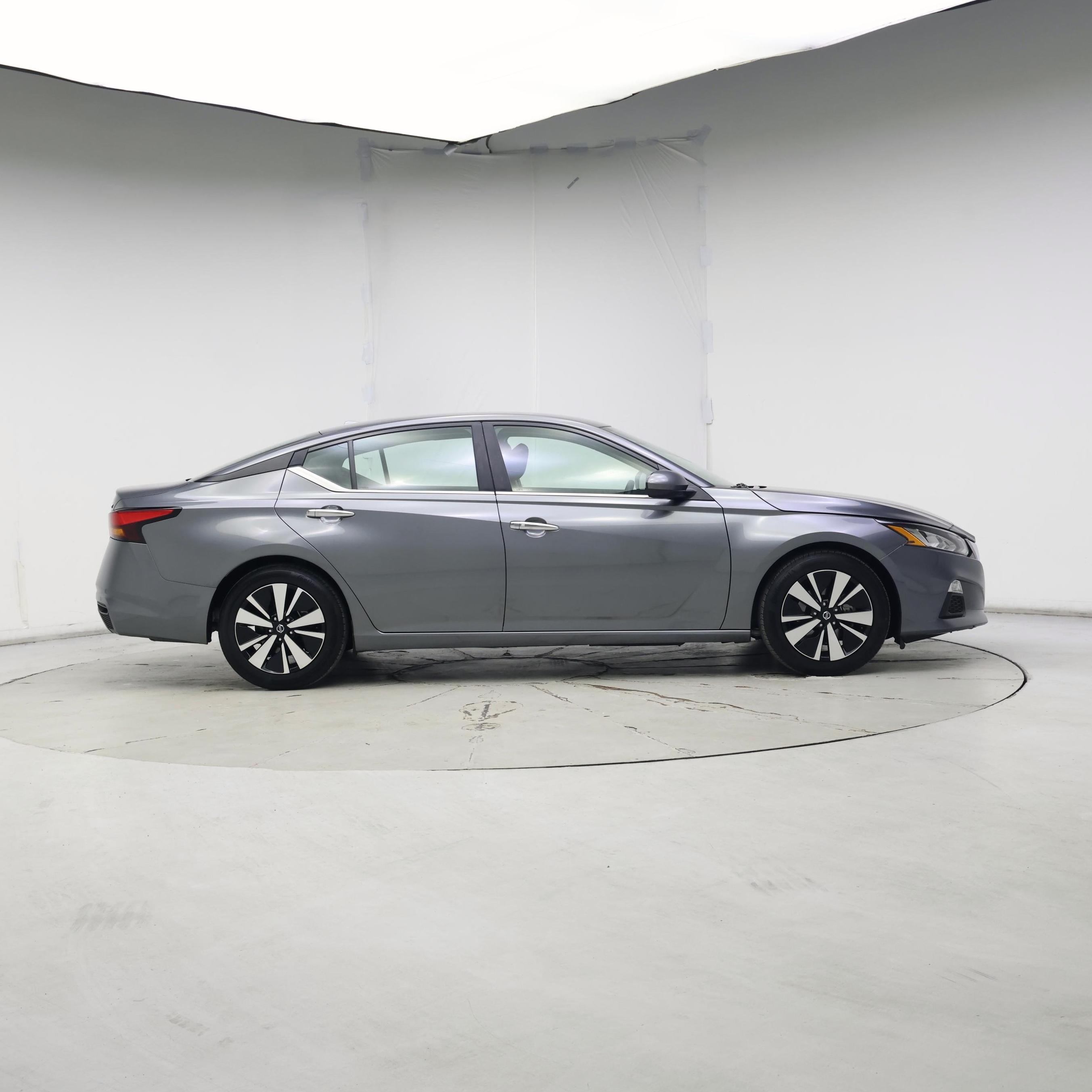 Thumbnail: 2022 Nissan Altima - 7