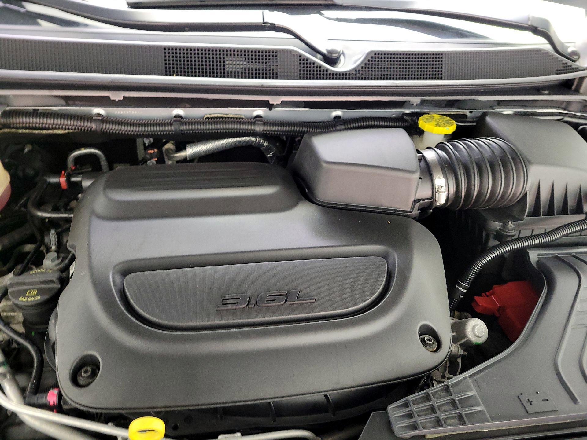 Thumbnail: 2023 Chrysler Voyager - 20