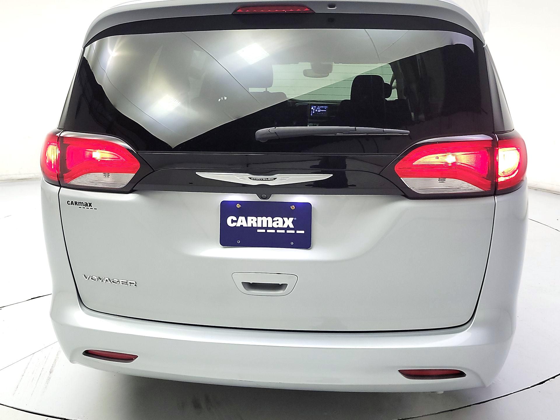 Thumbnail: 2023 Chrysler Voyager - 6