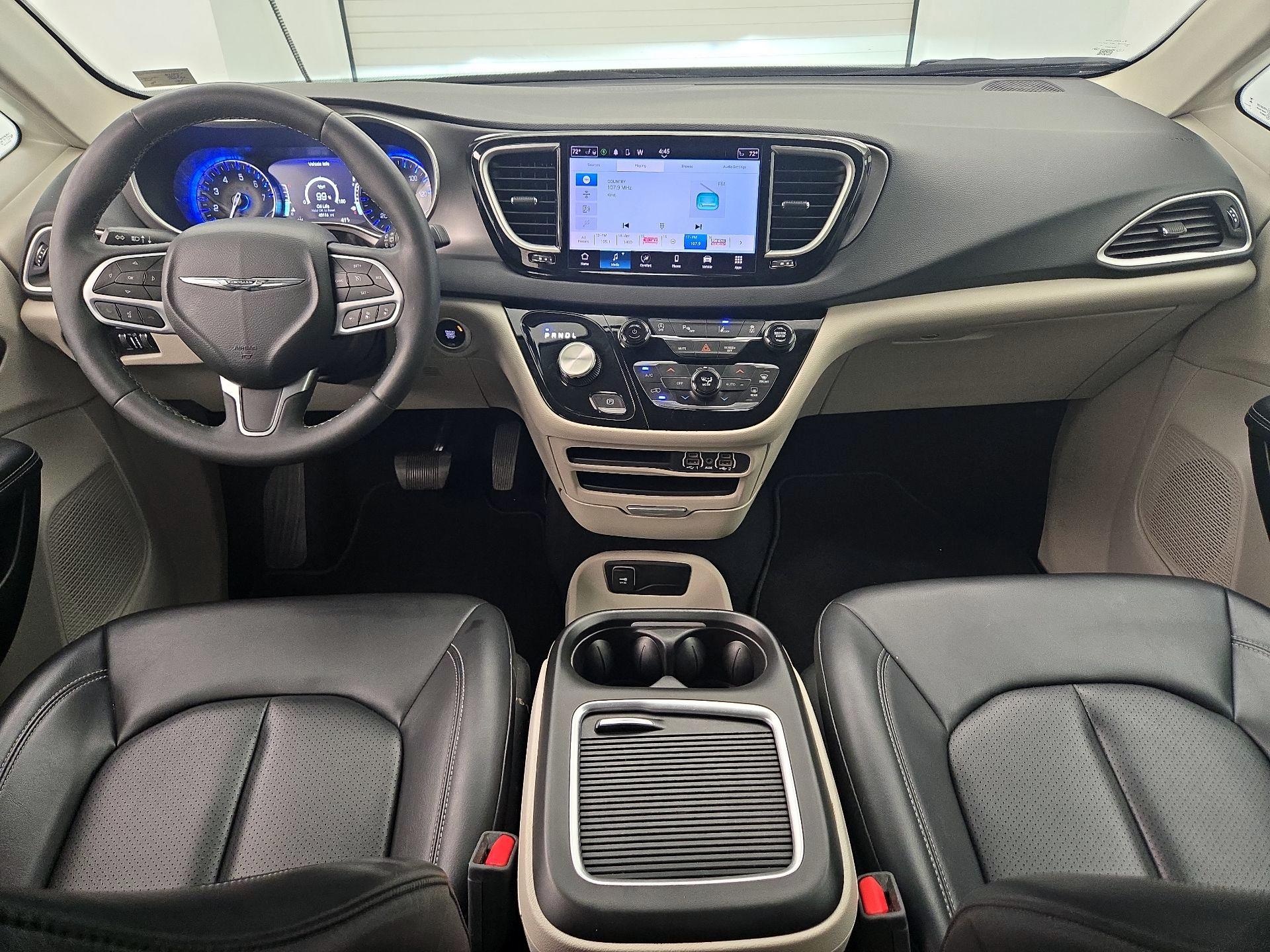 Thumbnail: 2023 Chrysler Pacifica - 9