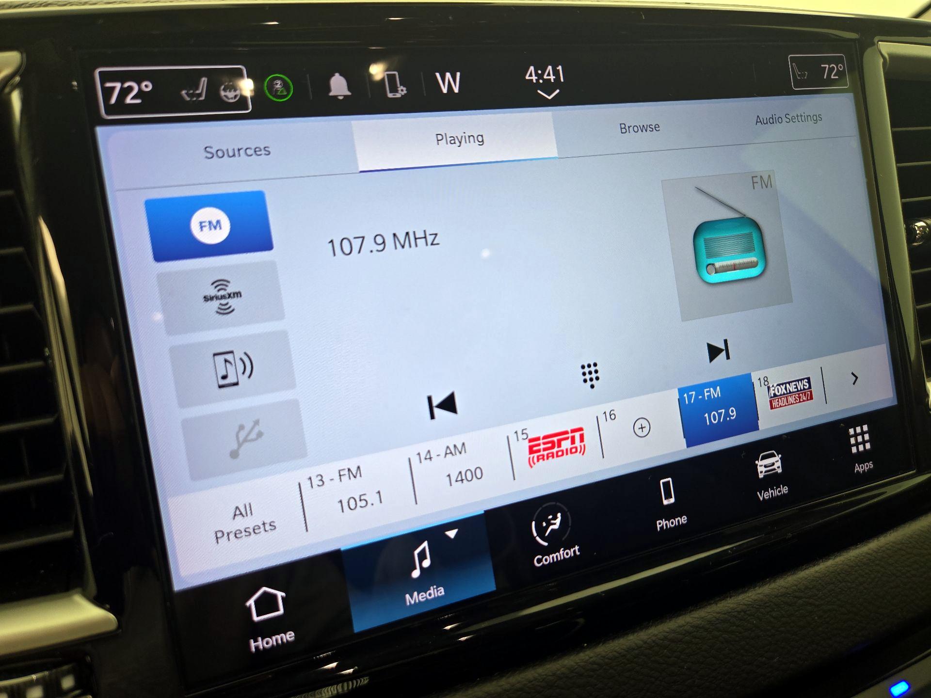 Thumbnail: 2023 Chrysler Pacifica - 15