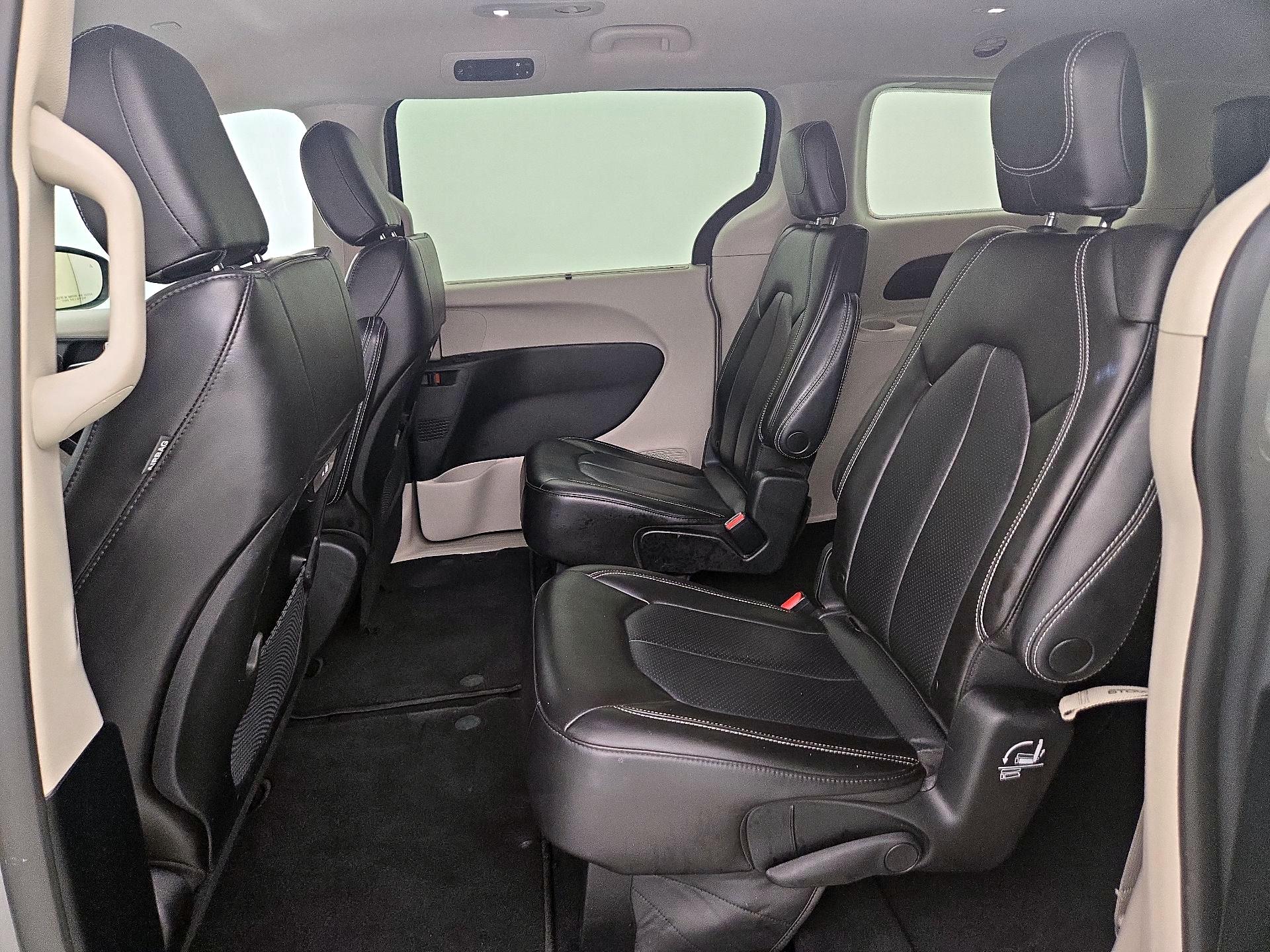 Thumbnail: 2023 Chrysler Pacifica - 19