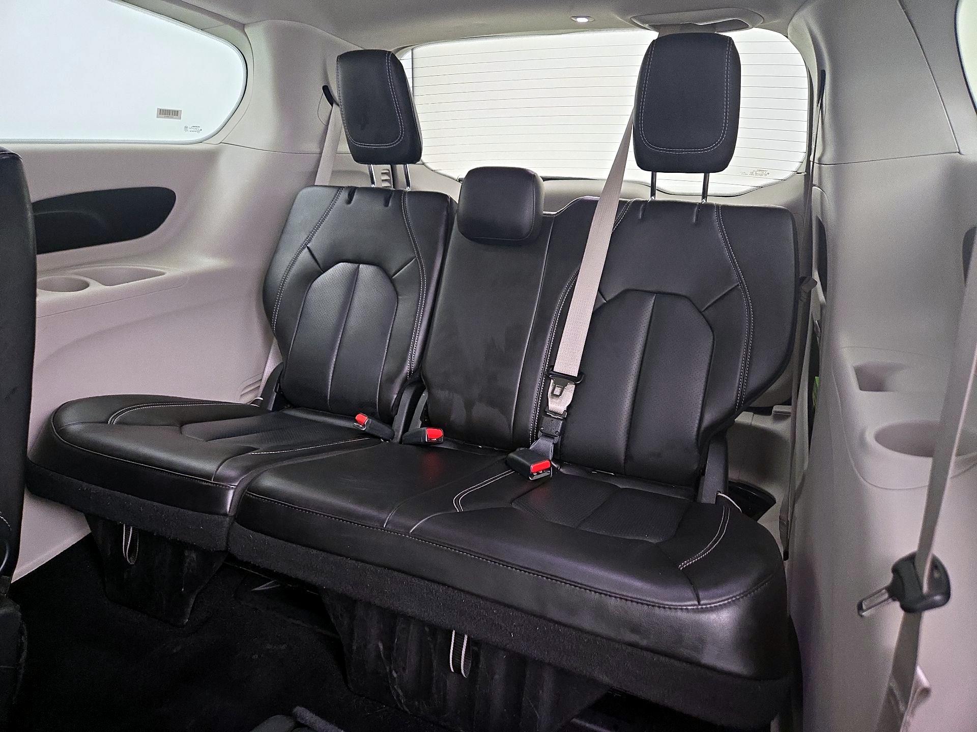 Thumbnail: 2023 Chrysler Pacifica - 20