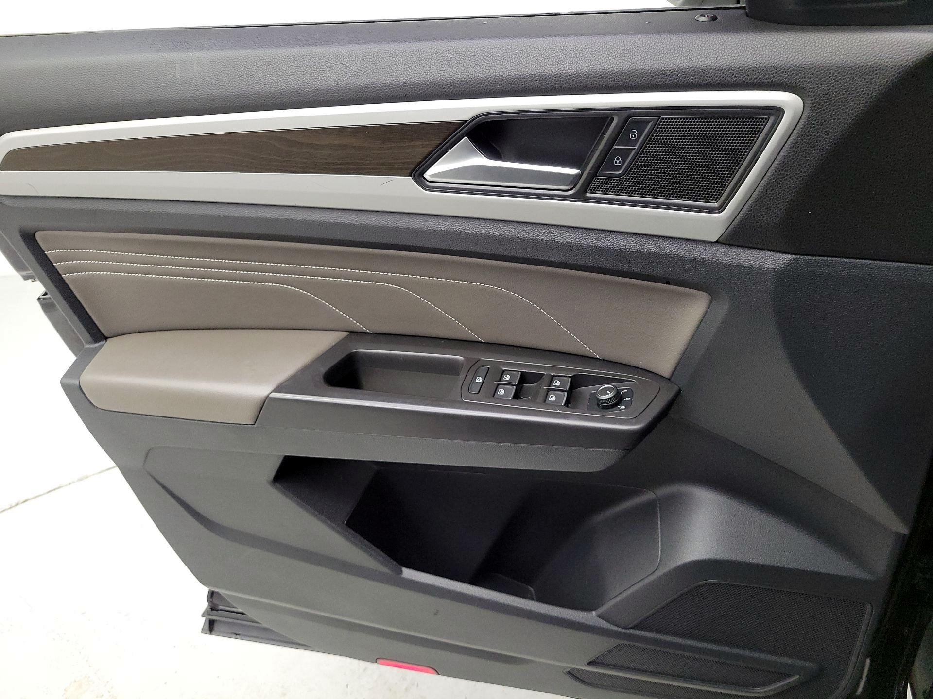 Thumbnail: 2022 Volkswagen Atlas - 12