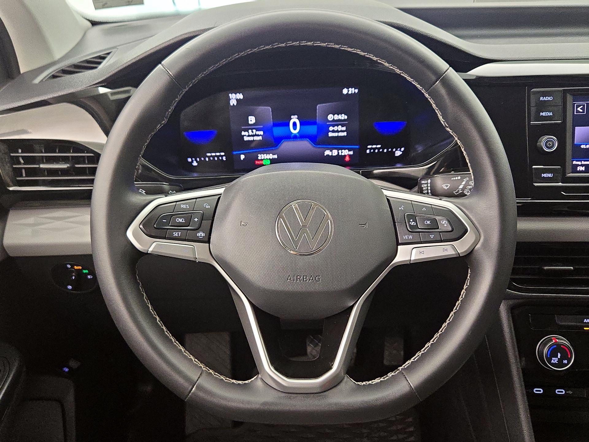 Thumbnail: 2023 Volkswagen Taos - 10