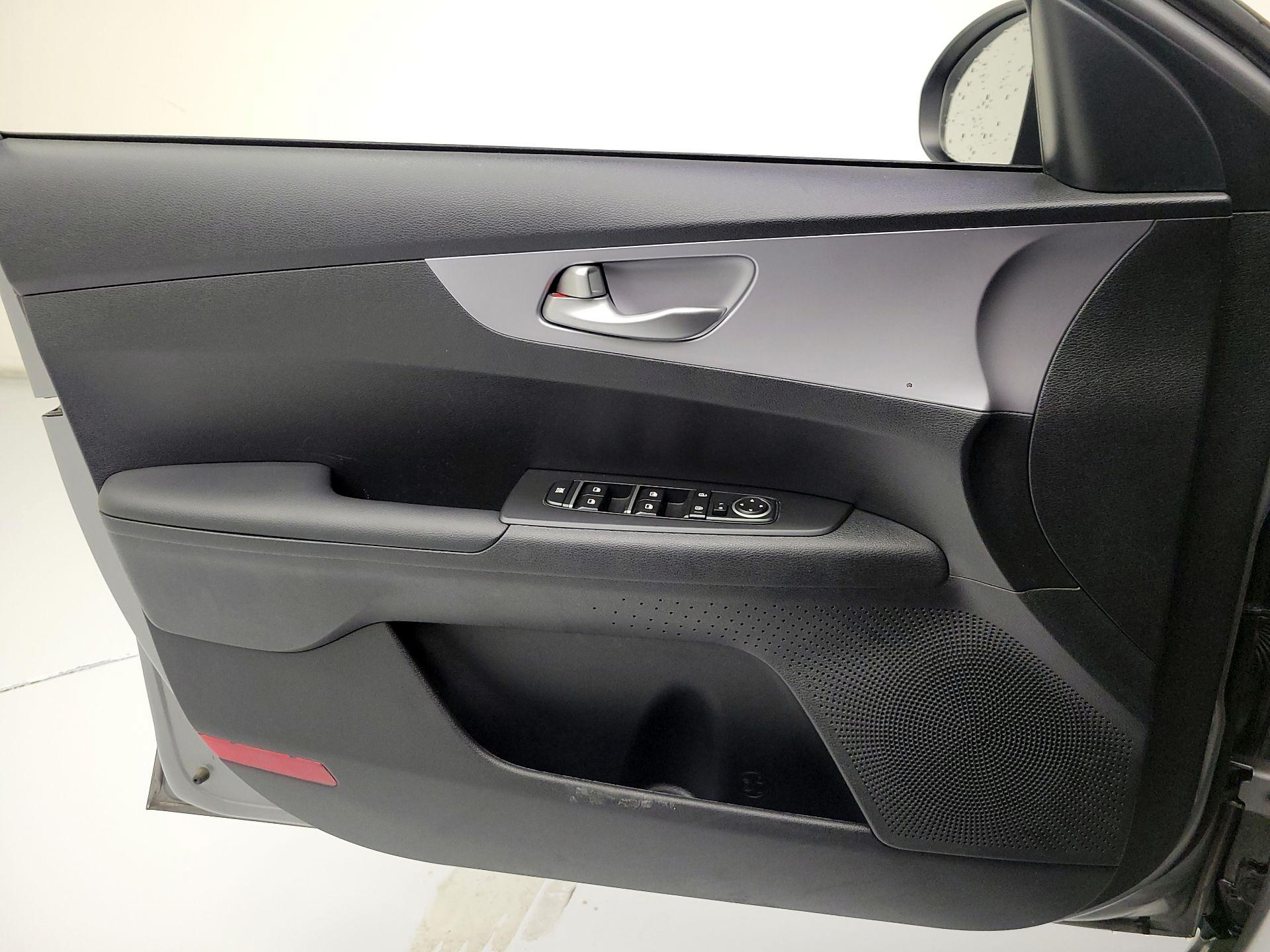 Thumbnail: 2024 Kia Forte - 12