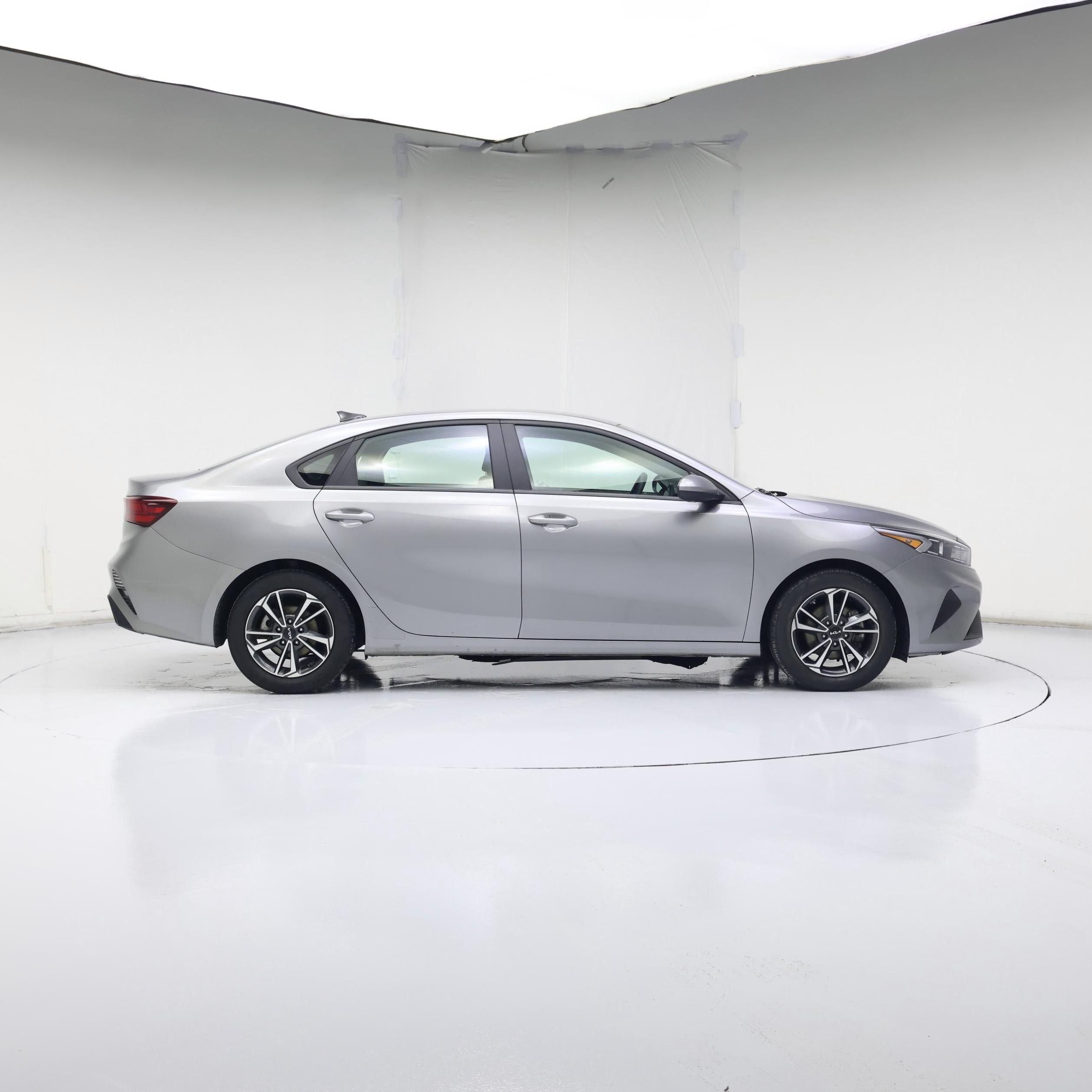 Thumbnail: 2024 Kia Forte - 7