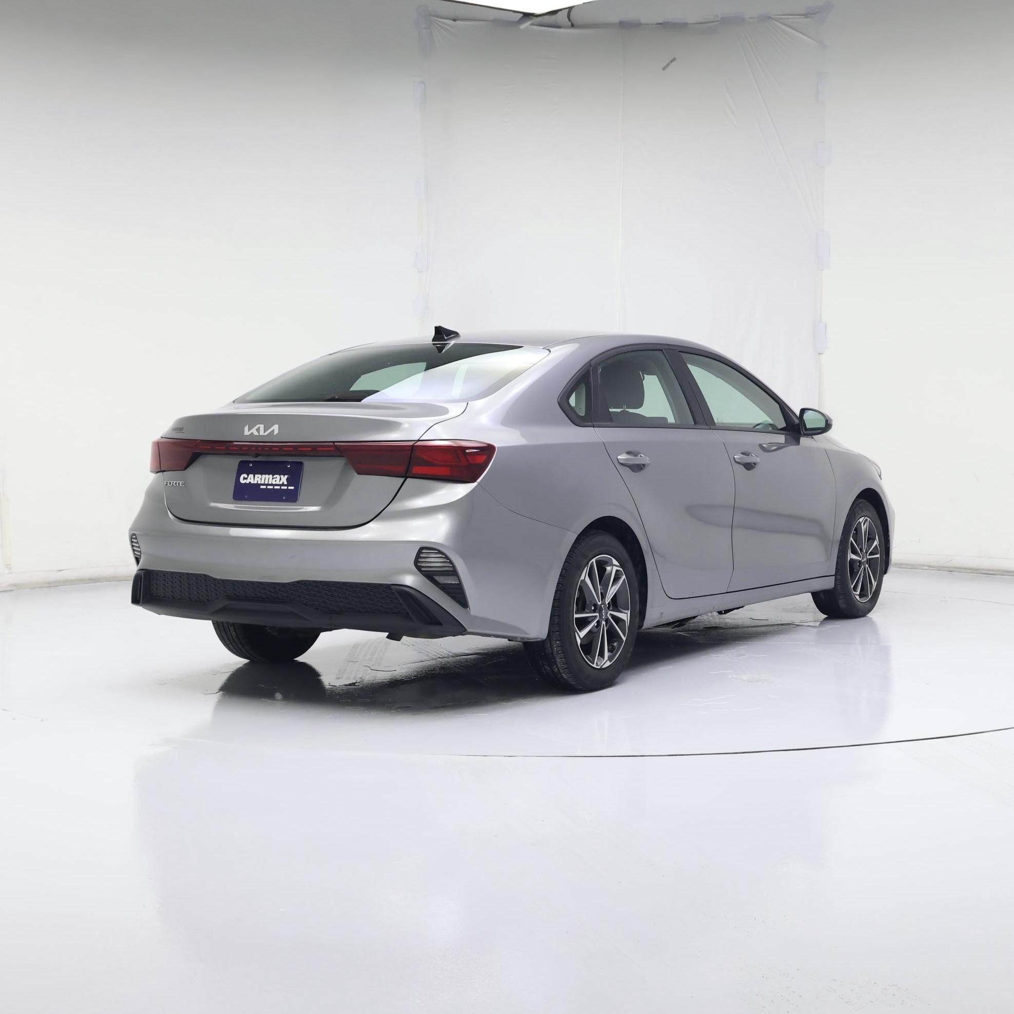 Thumbnail: 2024 Kia Forte - 8