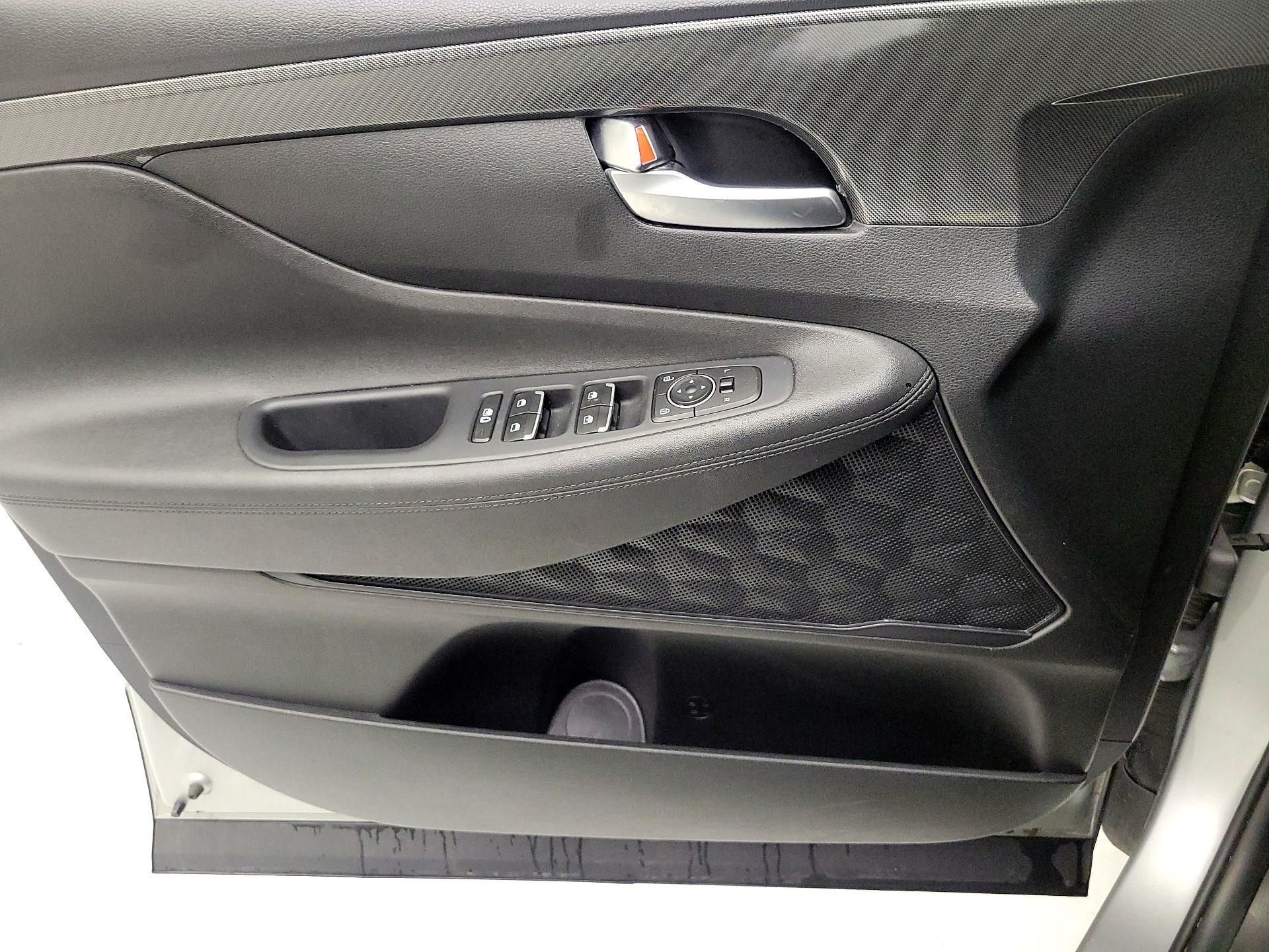 Thumbnail: 2023 Hyundai Santa Fe - 10