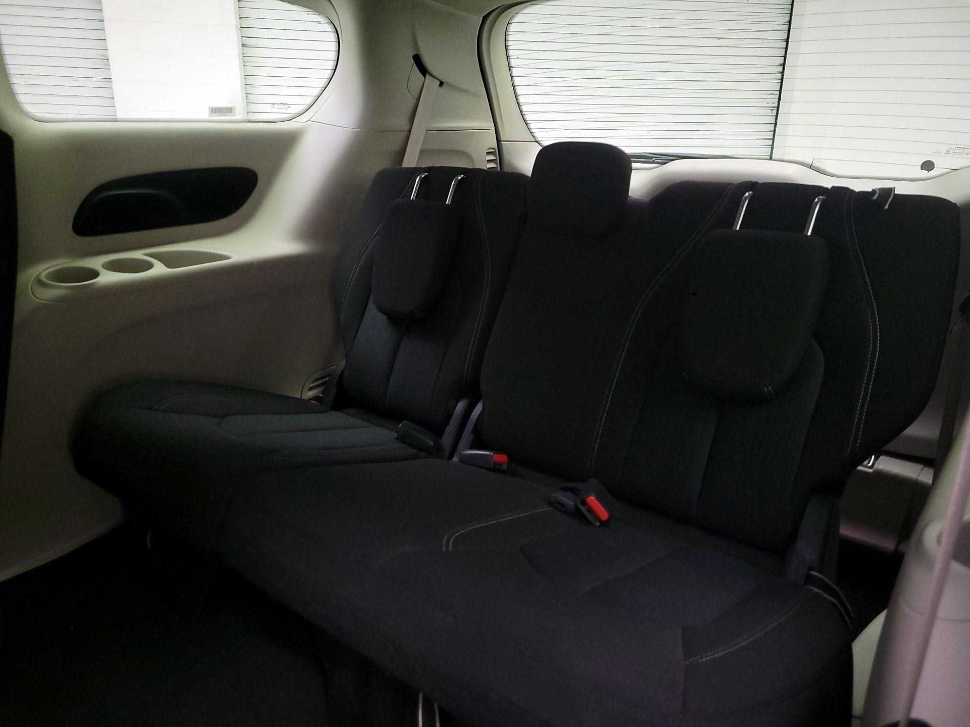 Thumbnail: 2023 Chrysler Voyager - 20