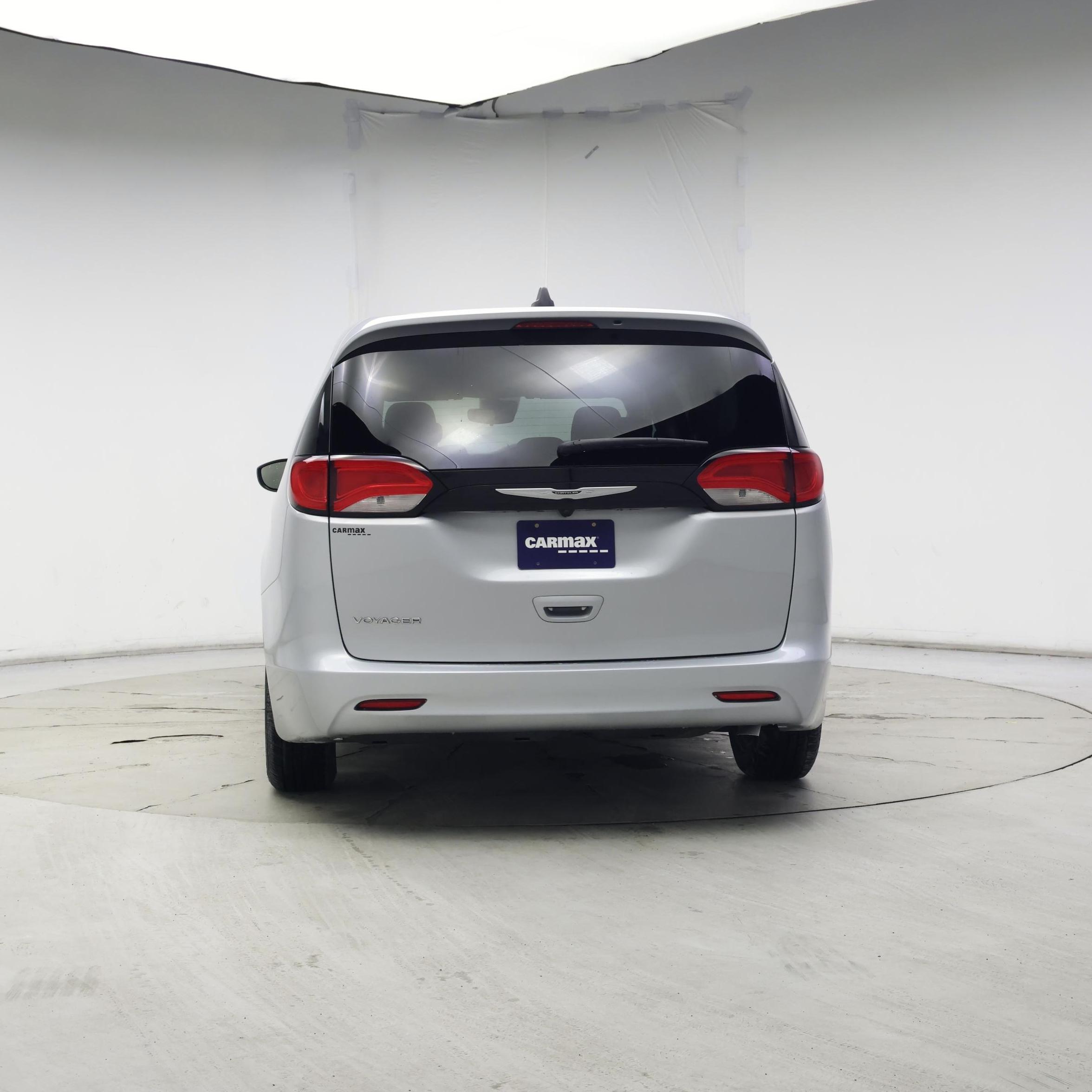 Thumbnail: 2023 Chrysler Voyager - 6