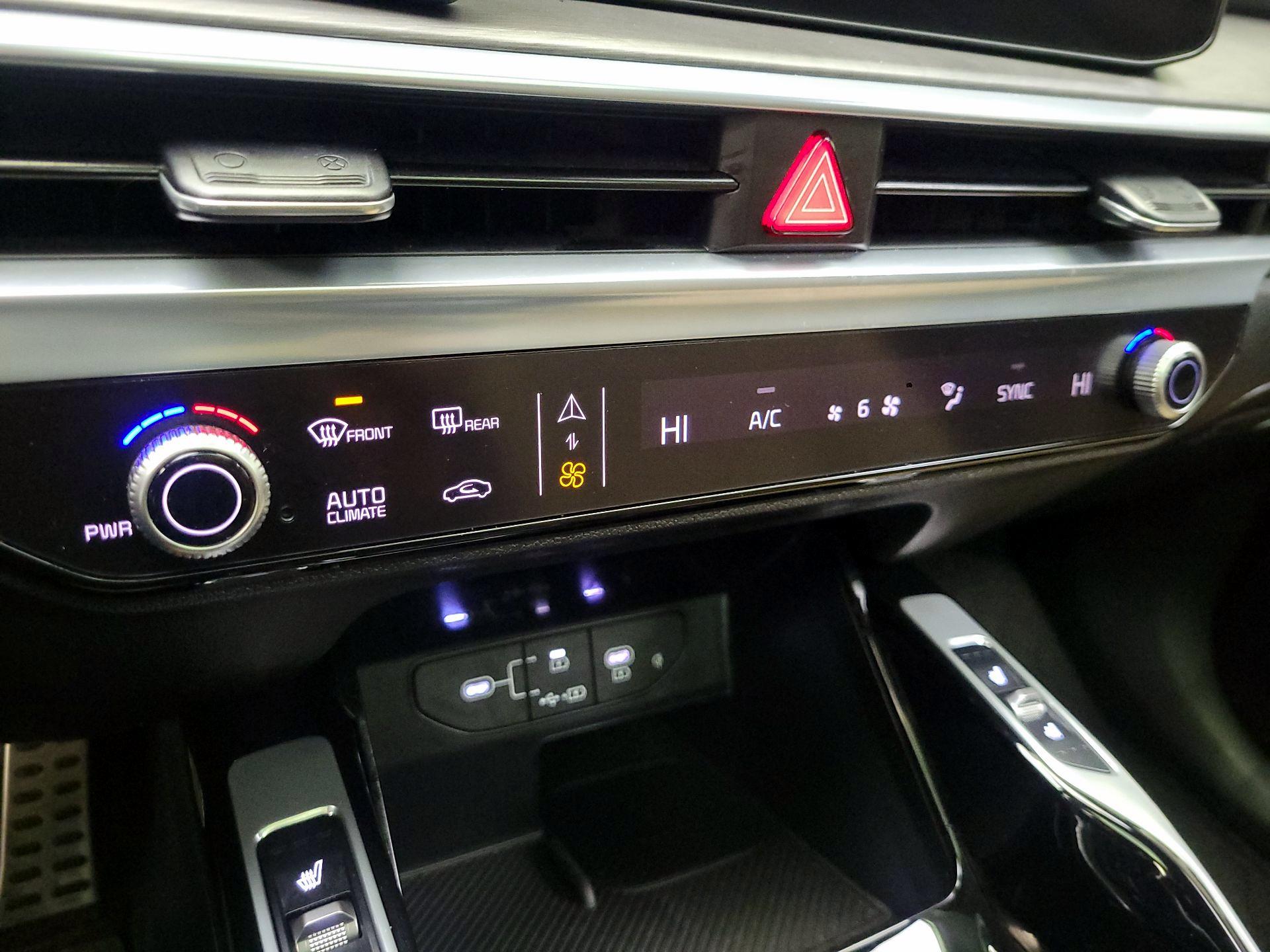 Thumbnail: 2024 Kia Sorento - 17