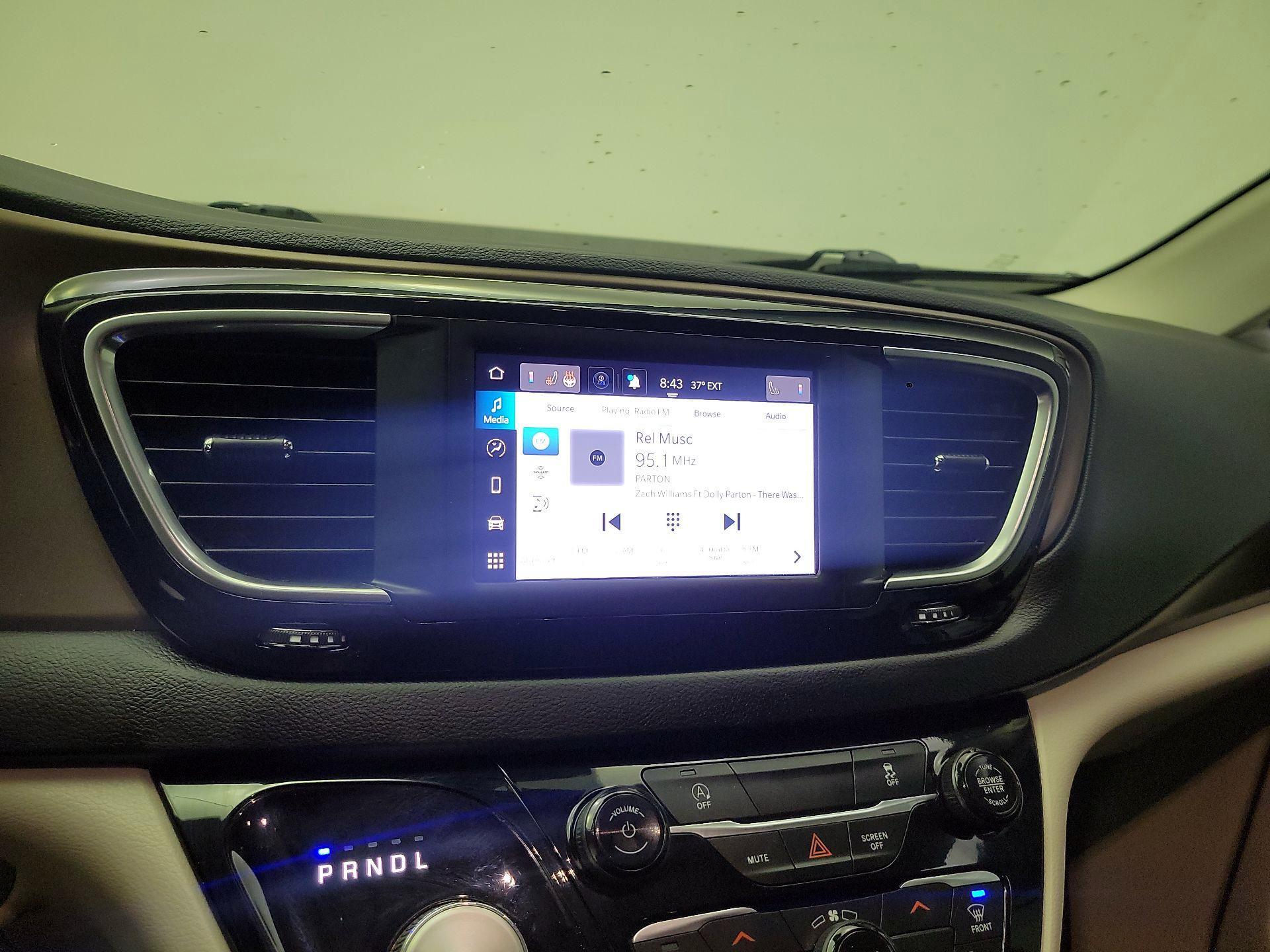 Thumbnail: 2023 Chrysler Voyager - 13