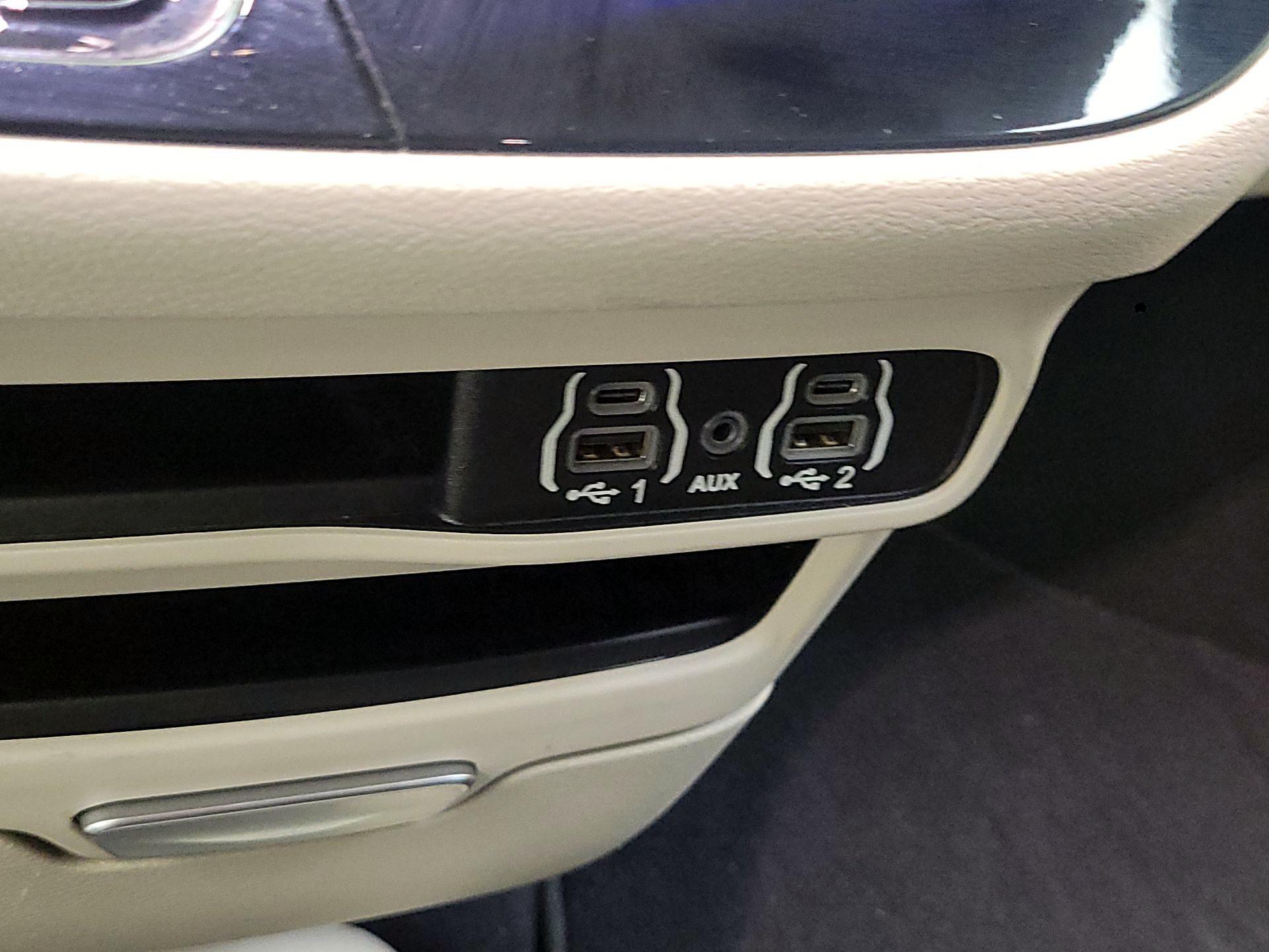 Thumbnail: 2023 Chrysler Voyager - 16