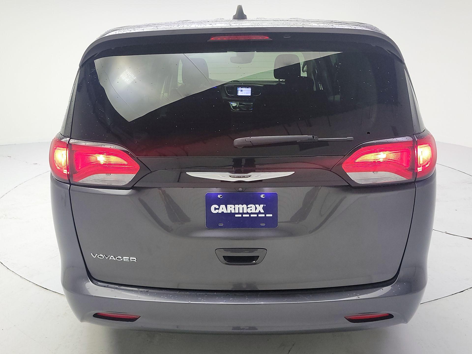 Thumbnail: 2023 Chrysler Voyager - 6