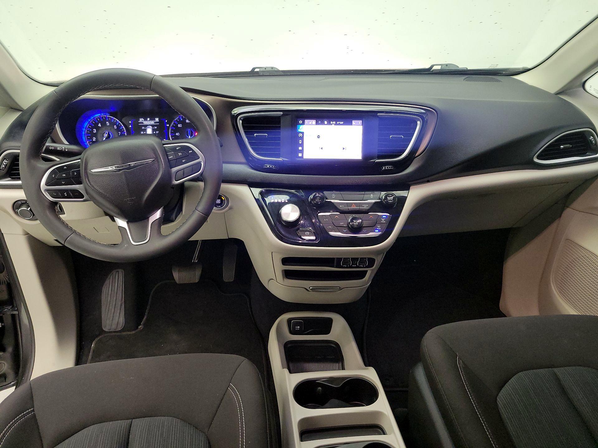 Thumbnail: 2023 Chrysler Voyager - 8