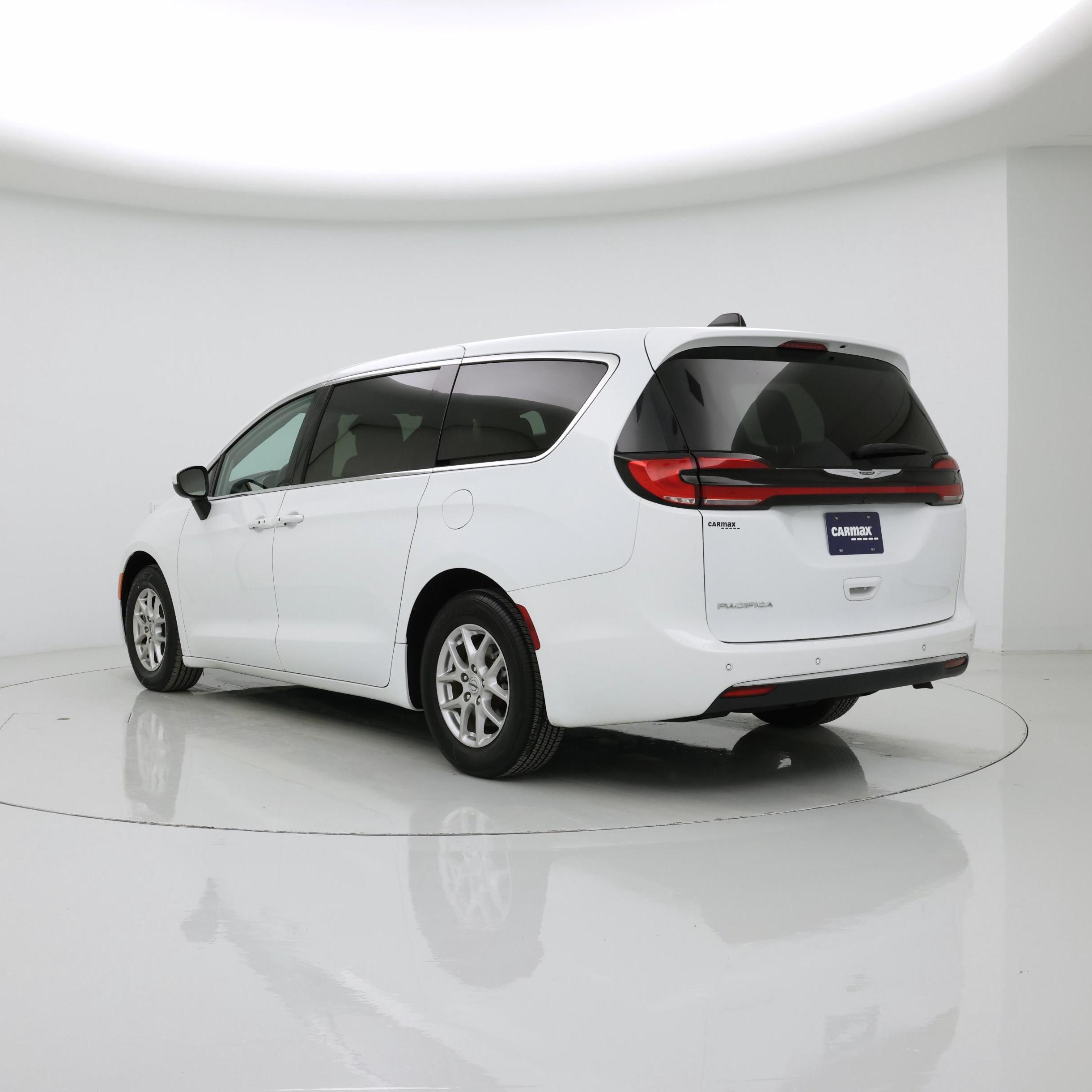 Thumbnail: 2023 Chrysler Pacifica - 2