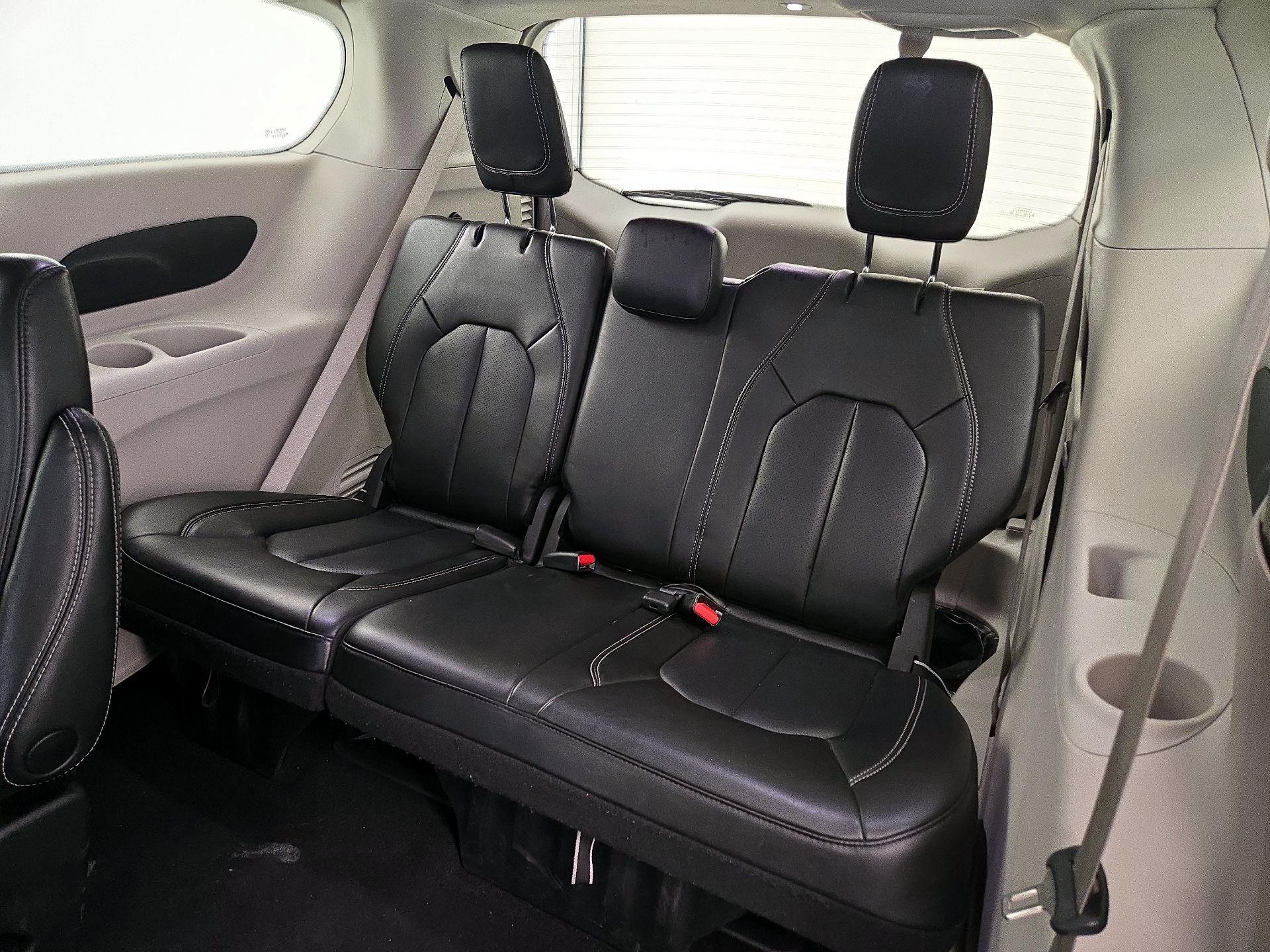 Thumbnail: 2023 Chrysler Pacifica - 20