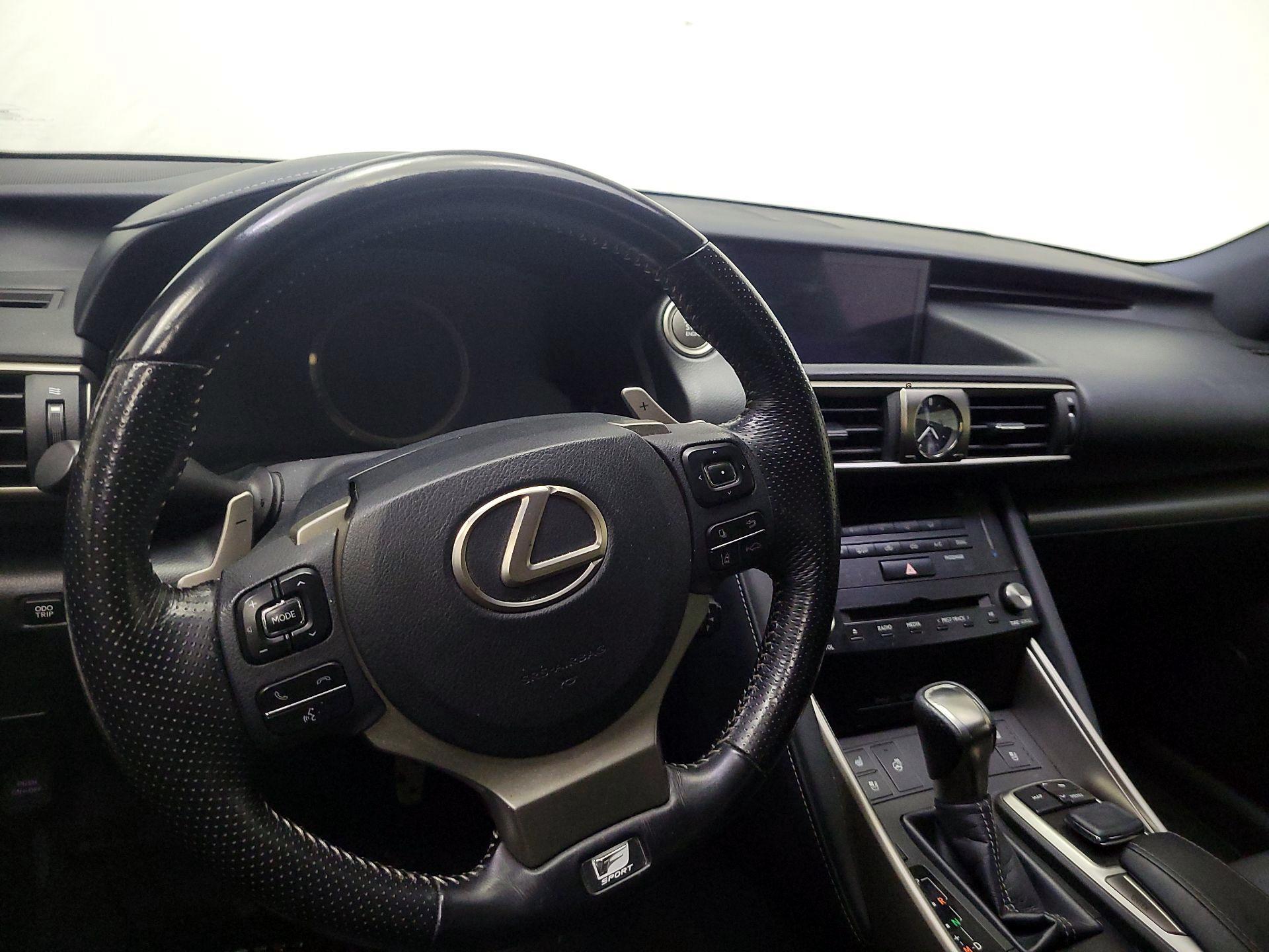 Thumbnail: 2017 Lexus IS - 10