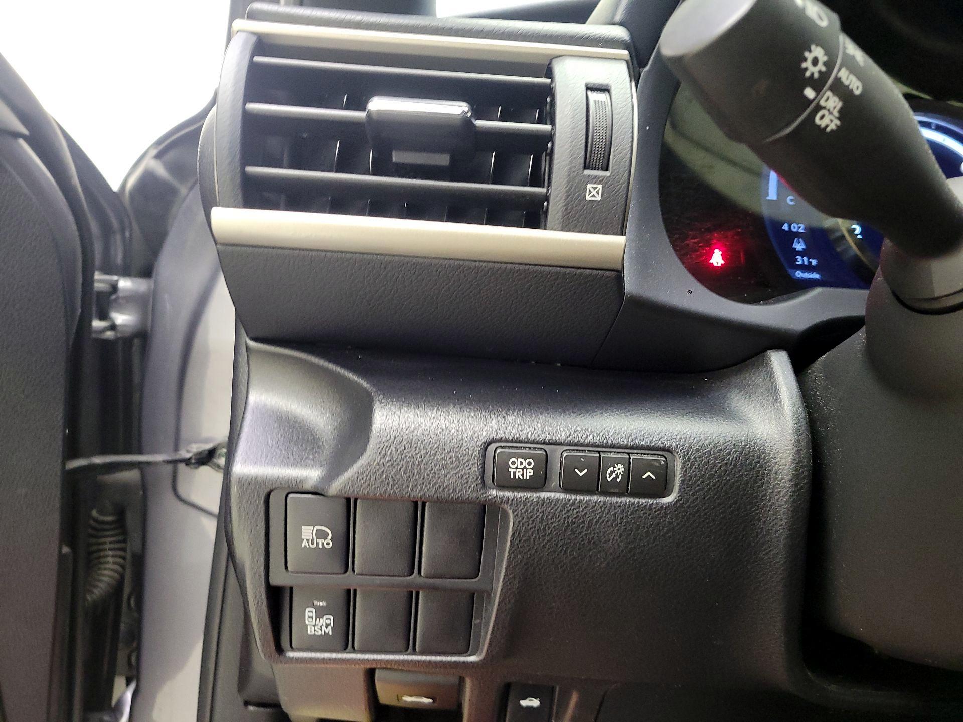 Thumbnail: 2017 Lexus IS - 13