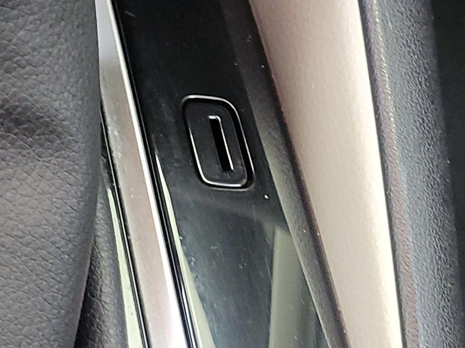 Thumbnail: 2020 Toyota Corolla - 18