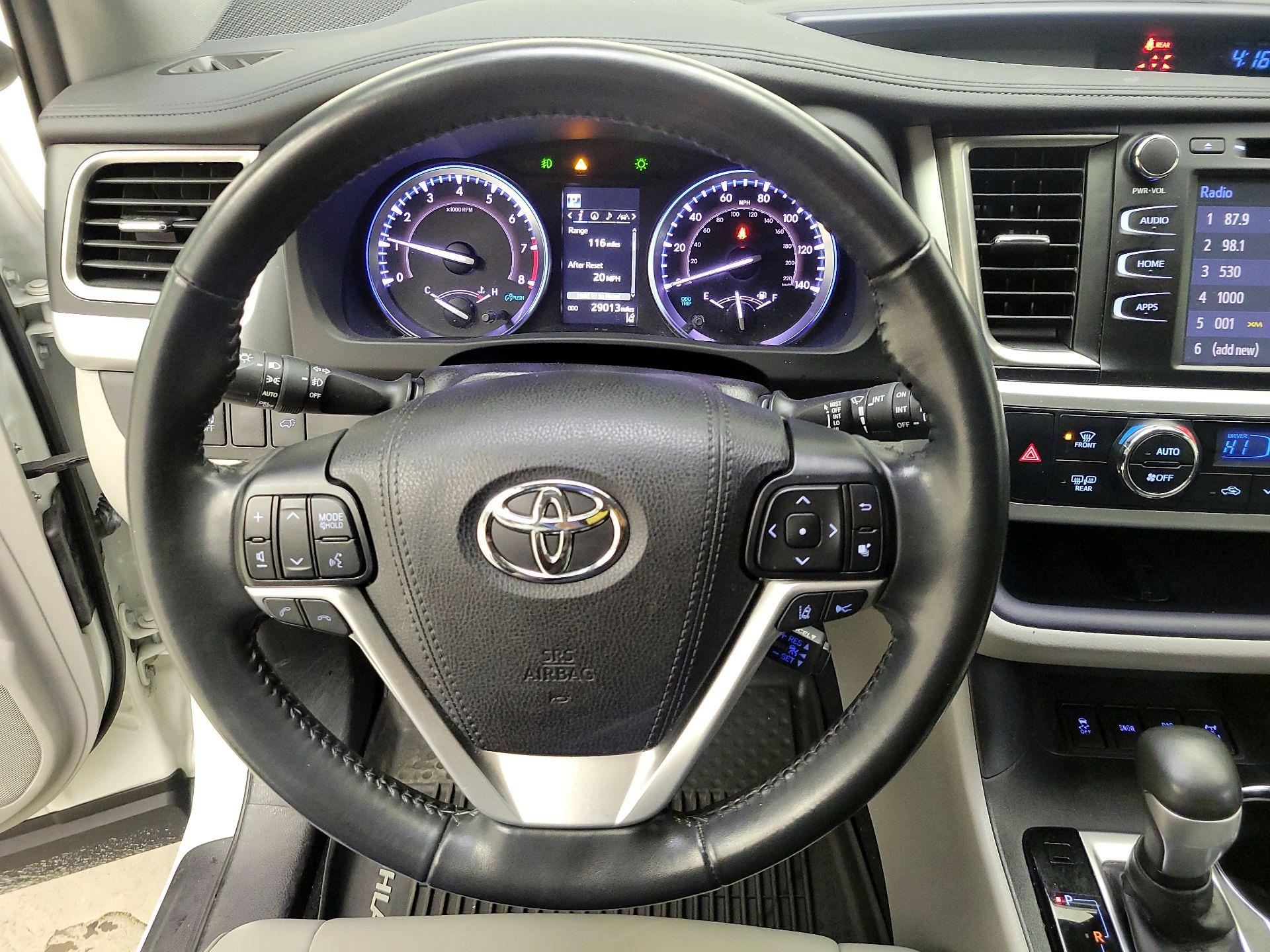 Thumbnail: 2019 Toyota Highlander - 10