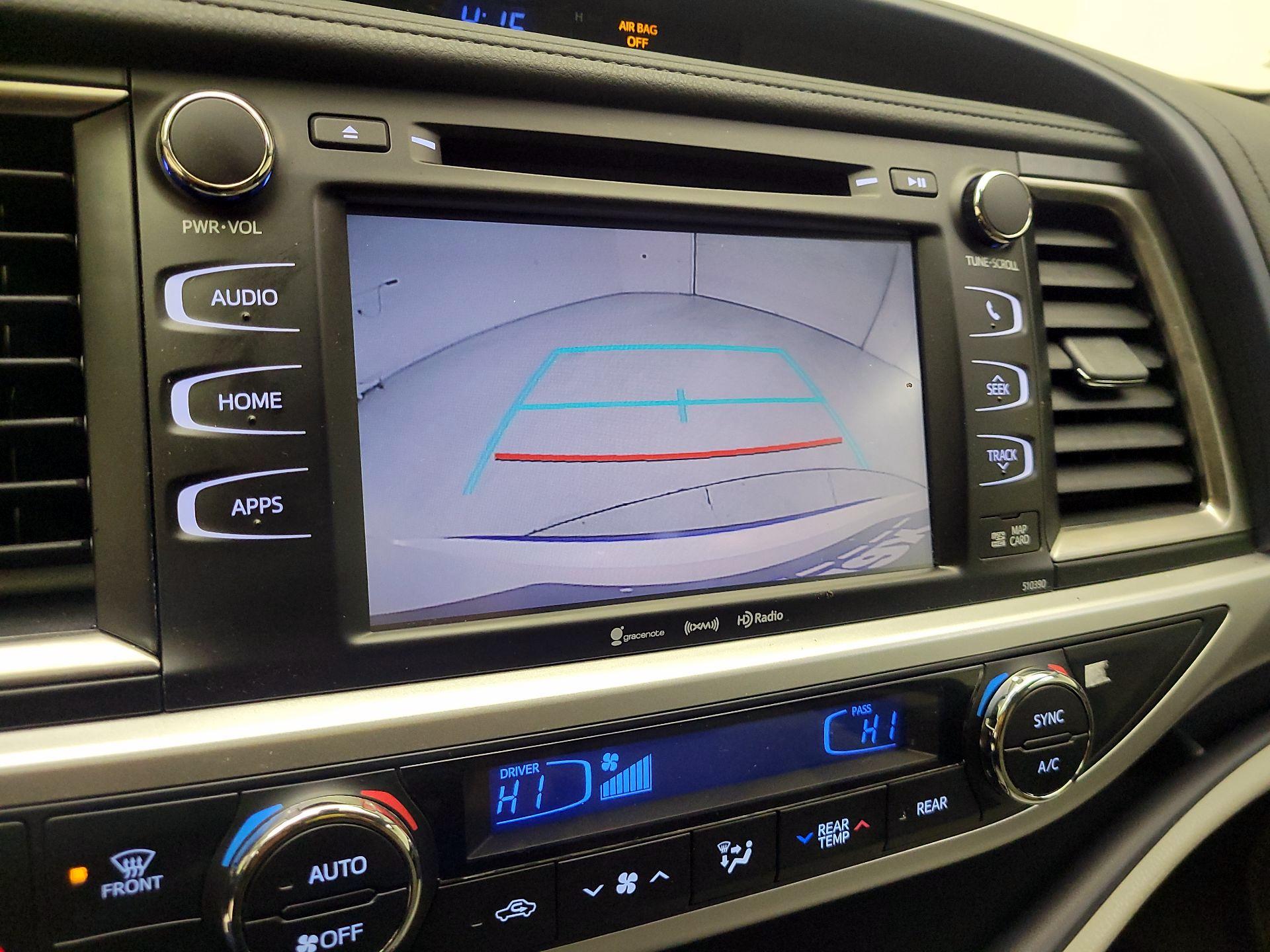 Thumbnail: 2019 Toyota Highlander - 15