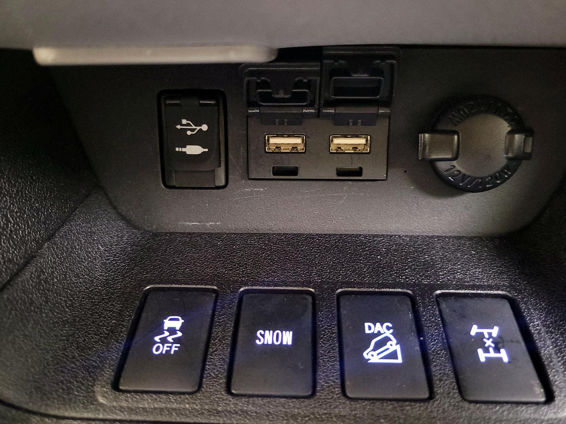 Thumbnail: 2019 Toyota Highlander - 19