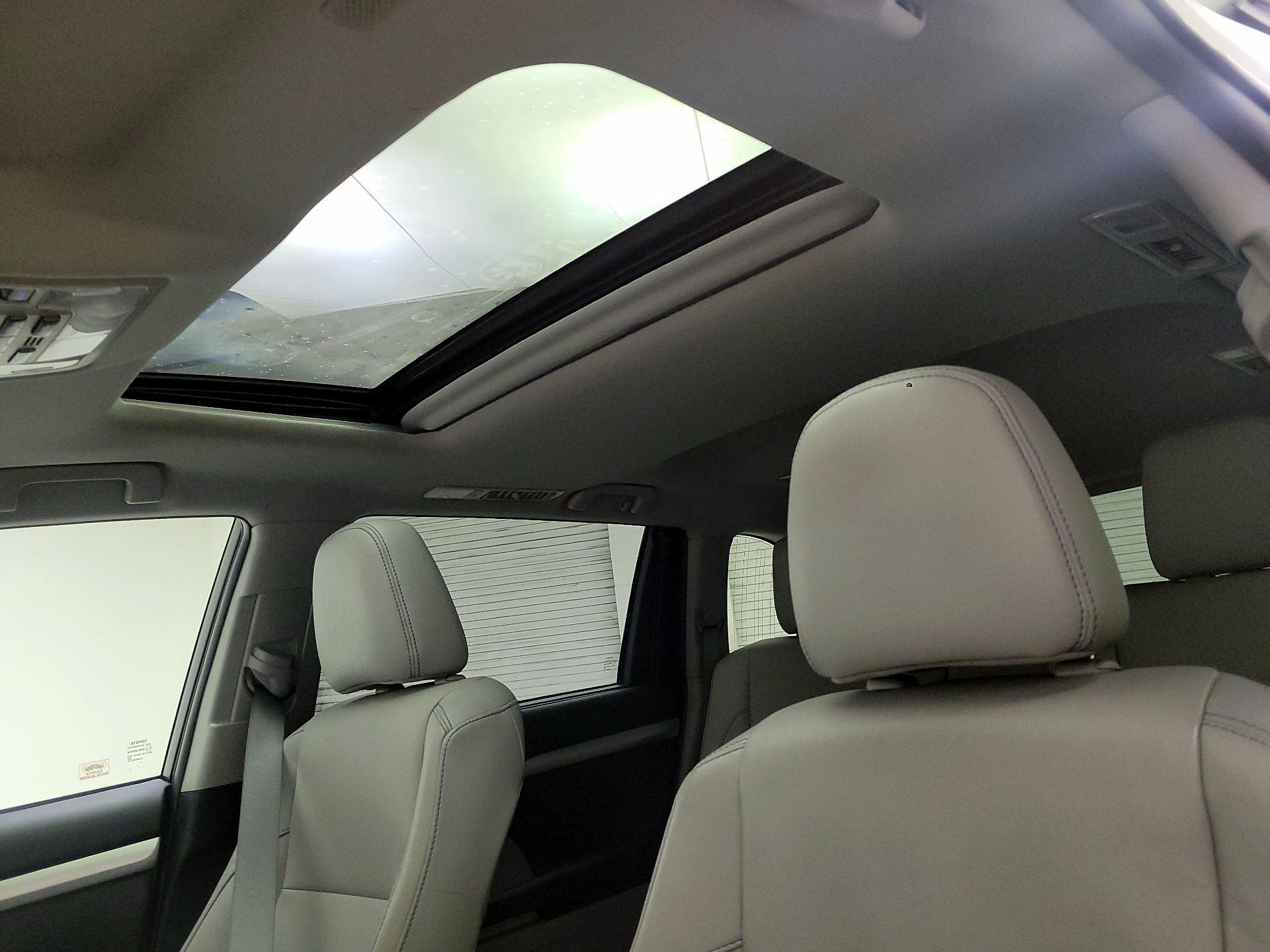 Thumbnail: 2019 Toyota Highlander - 20