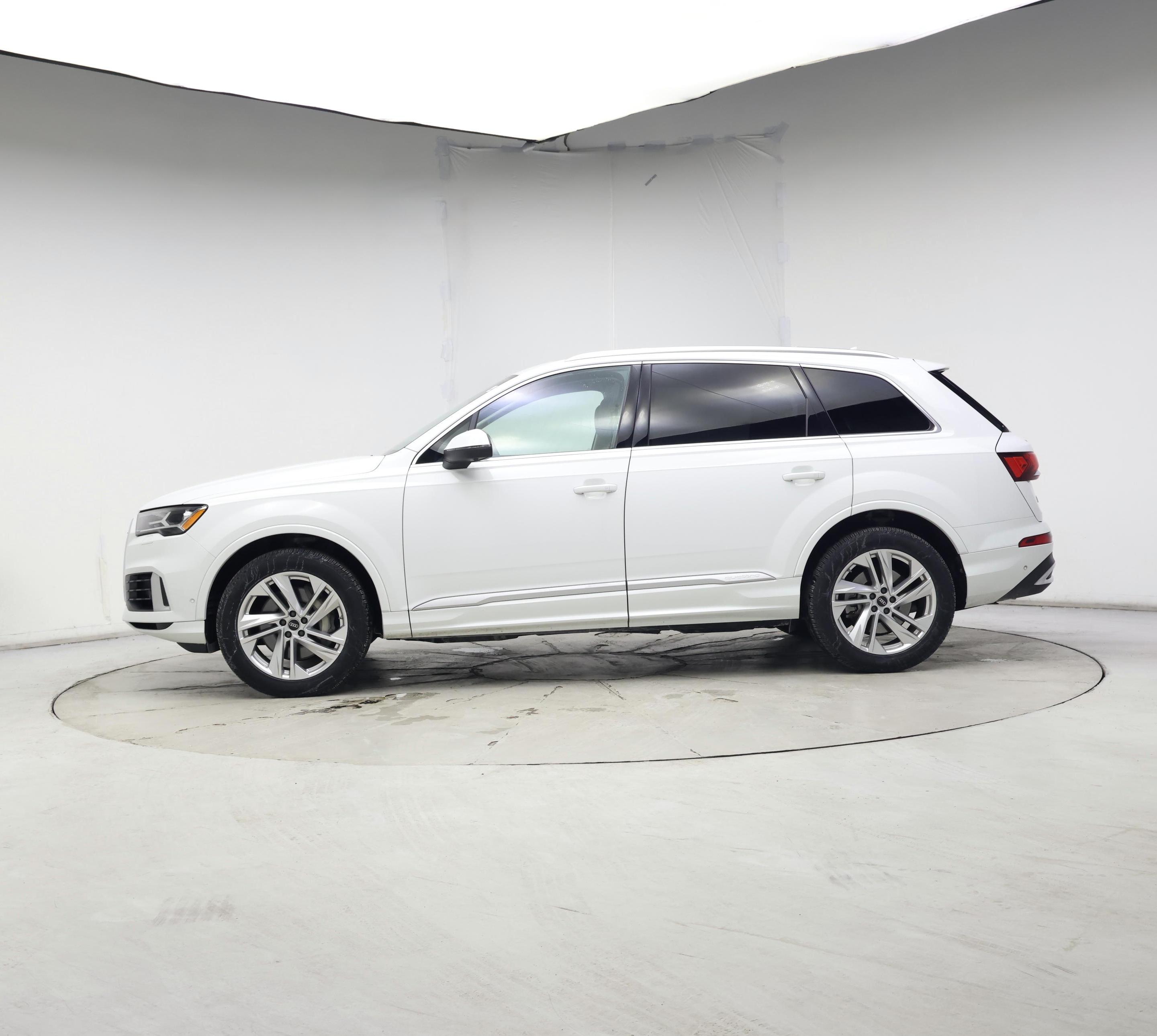 Thumbnail: 2022 Audi Q7 - 3