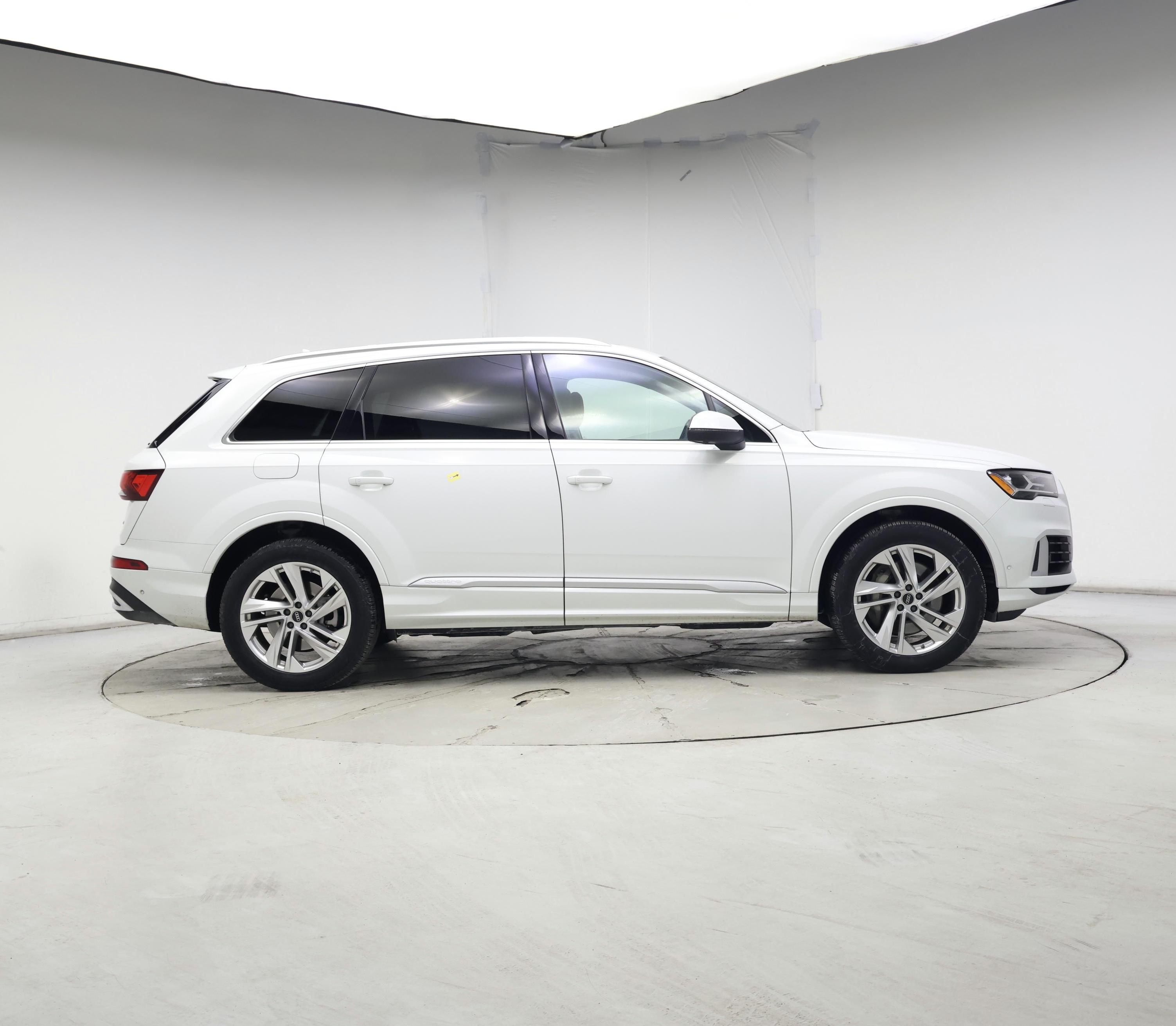 Thumbnail: 2022 Audi Q7 - 7