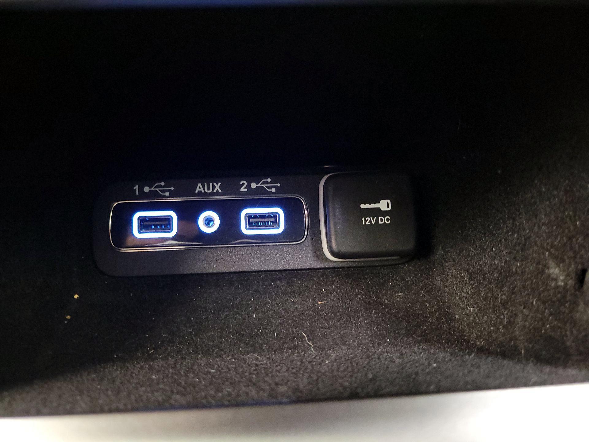 Thumbnail: 2020 Jeep Grand Cherokee - 16