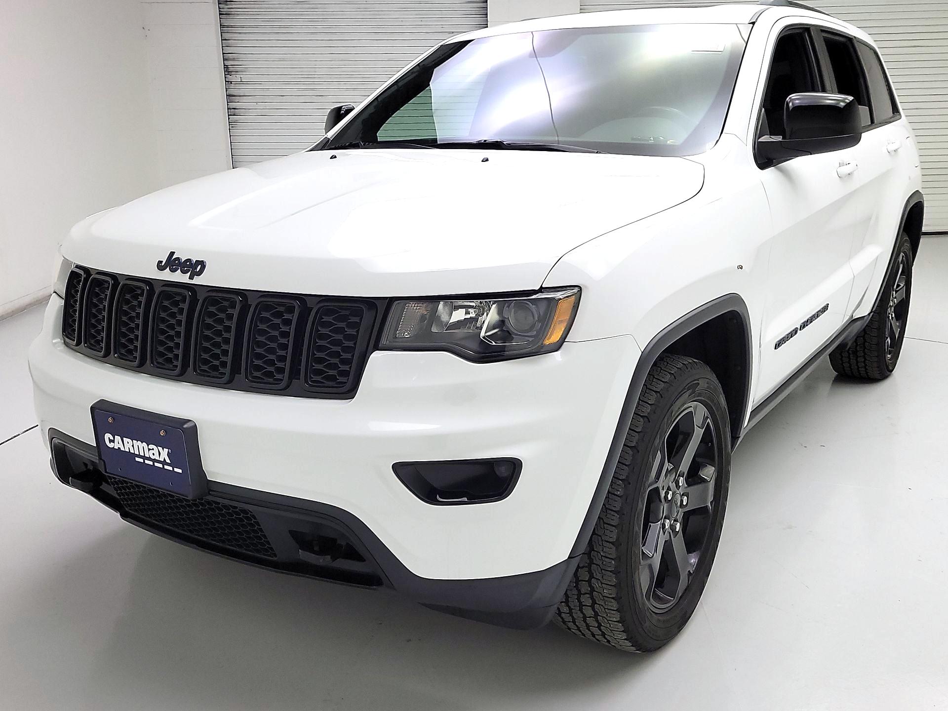 Thumbnail: 2020 Jeep Grand Cherokee - 3