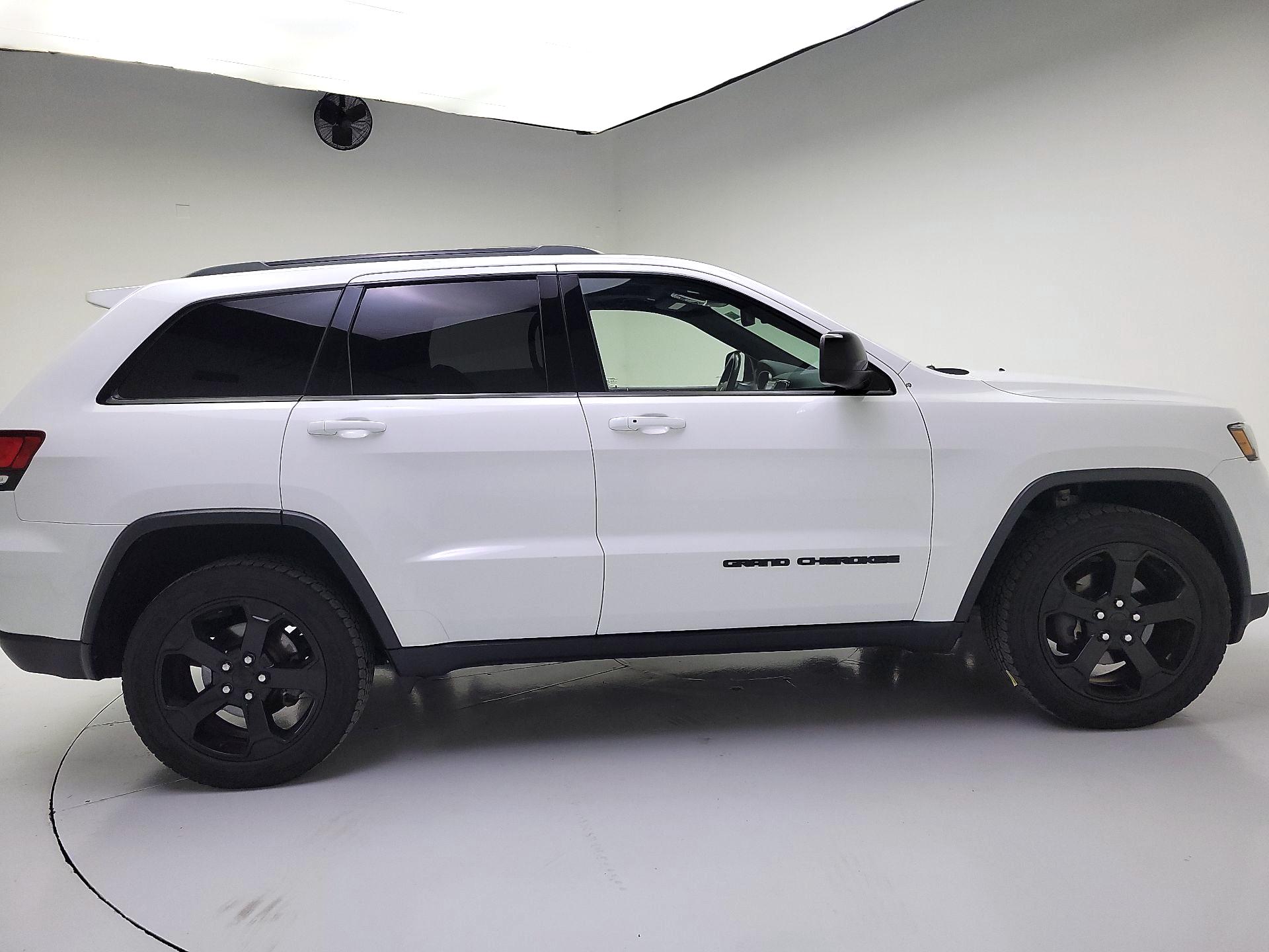 Thumbnail: 2020 Jeep Grand Cherokee - 4