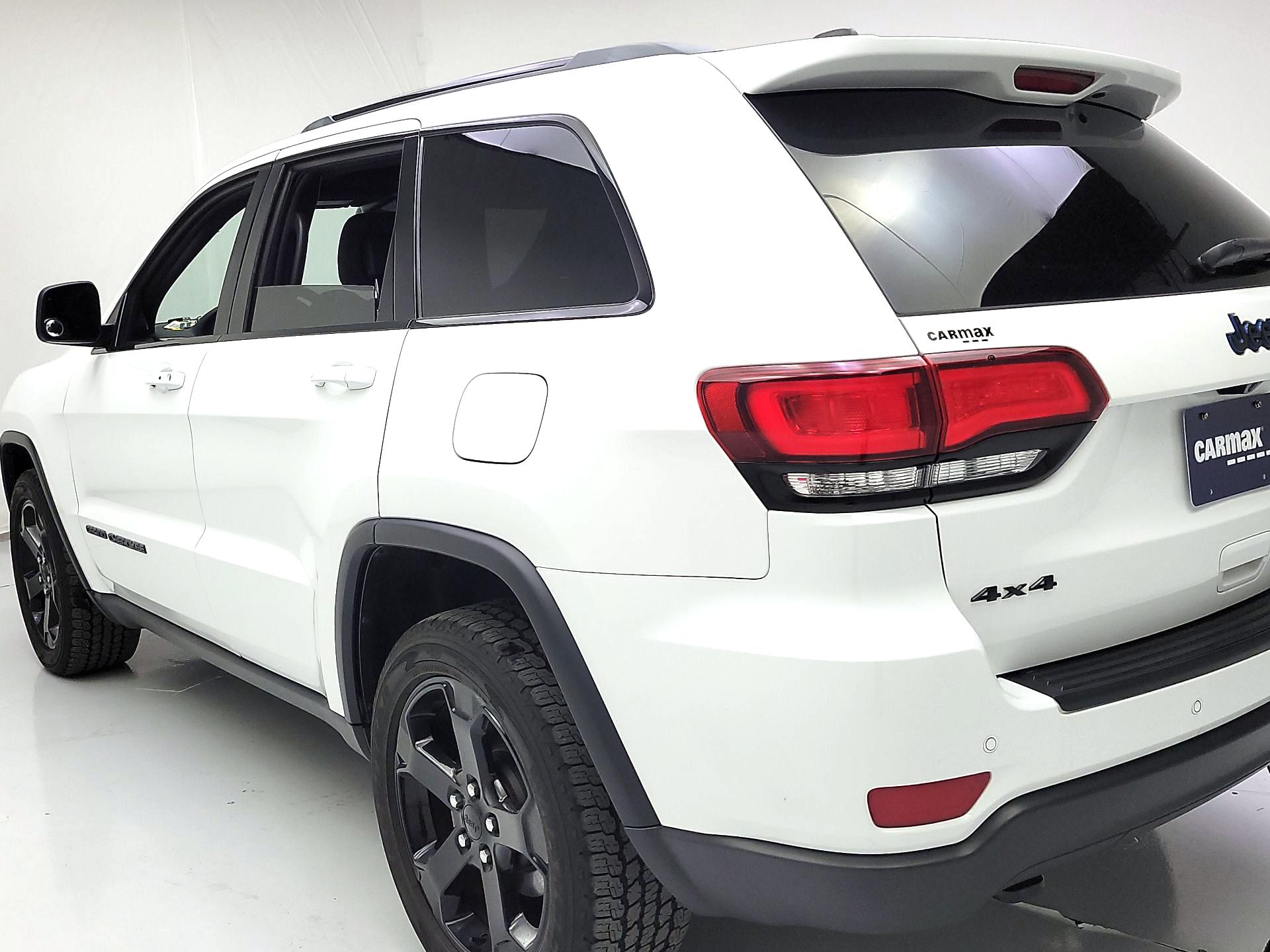 Thumbnail: 2020 Jeep Grand Cherokee - 7