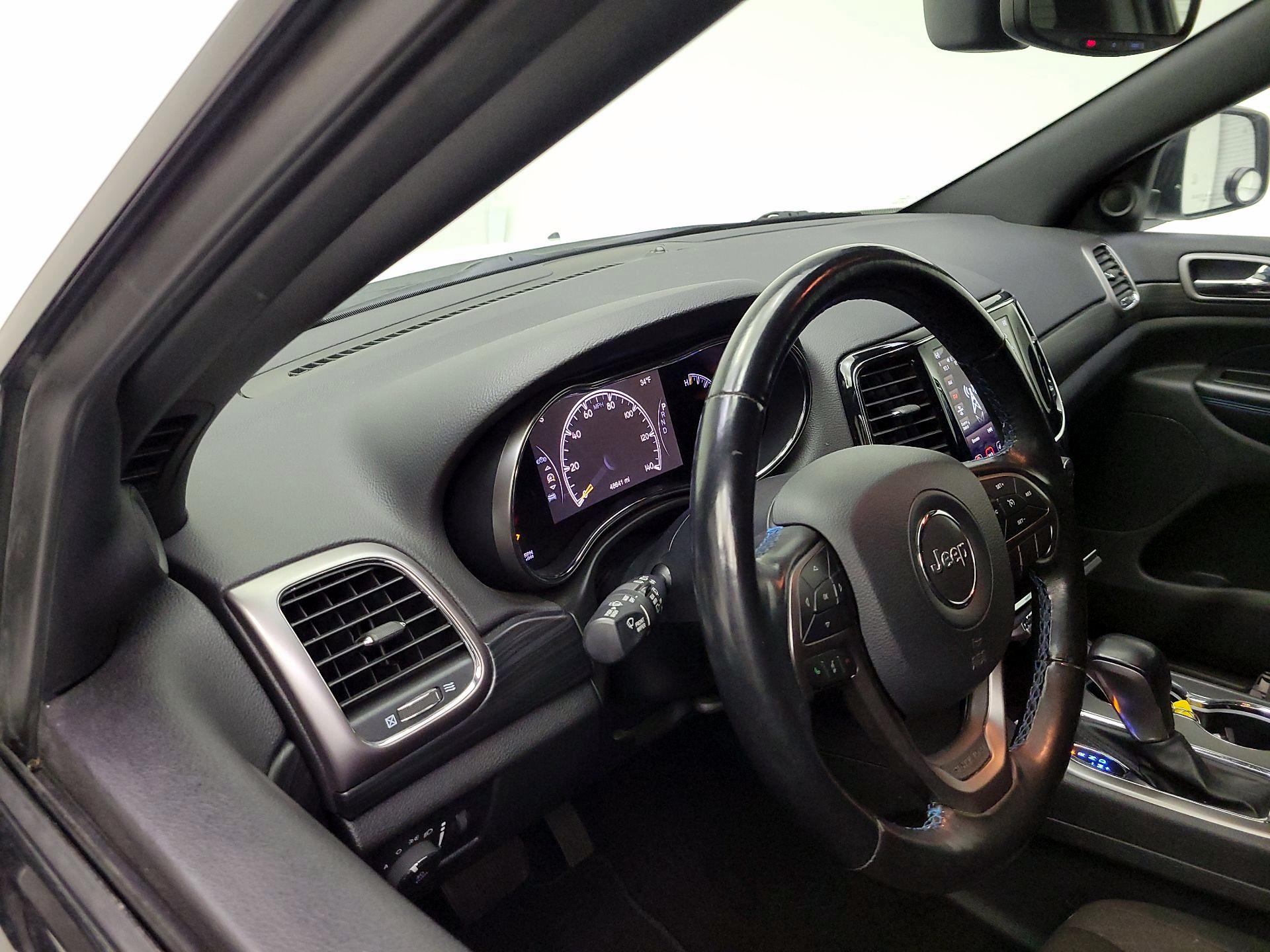 Thumbnail: 2020 Jeep Grand Cherokee - 8