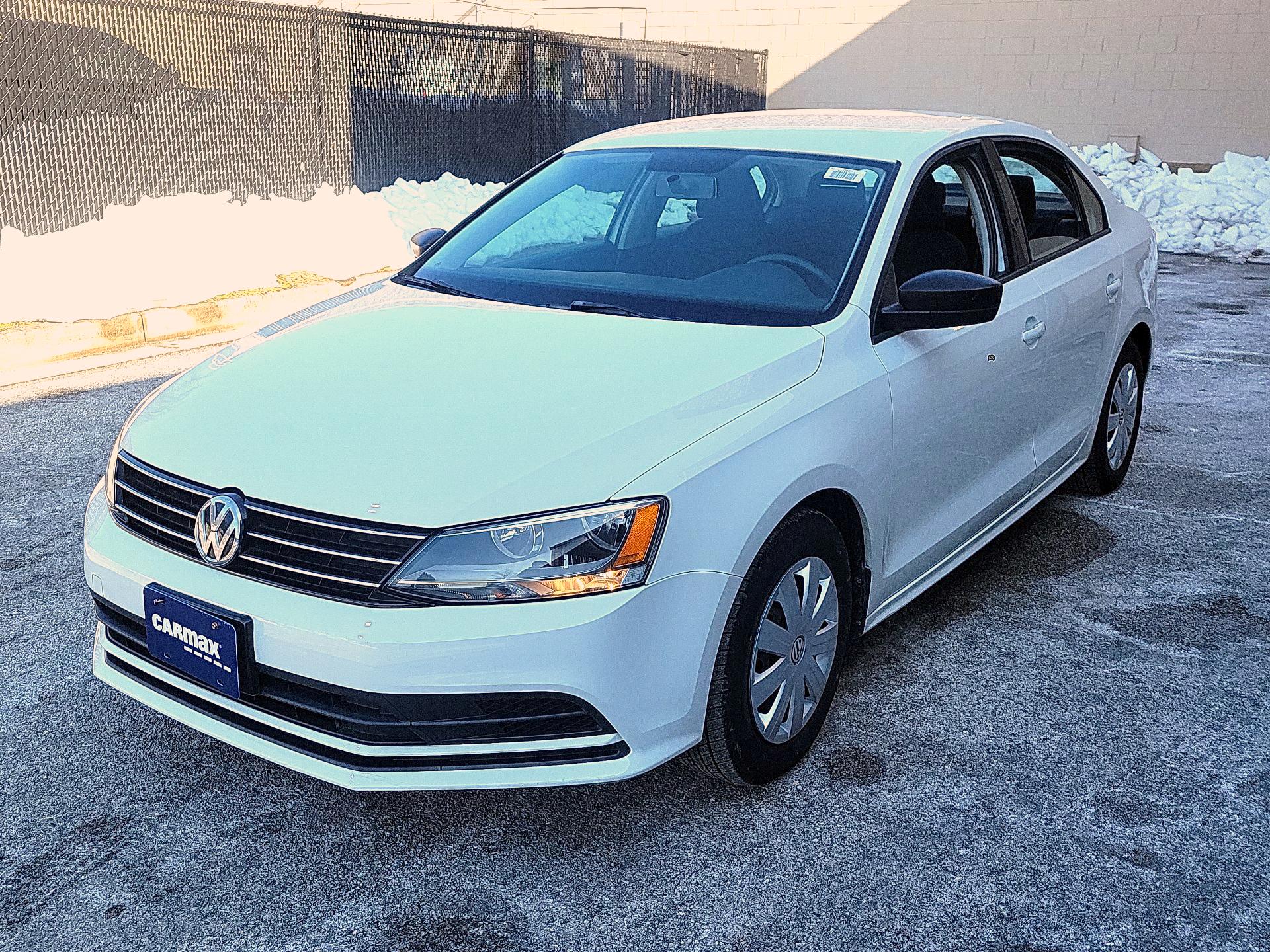 Thumbnail: 2015 Volkswagen Jetta - 3