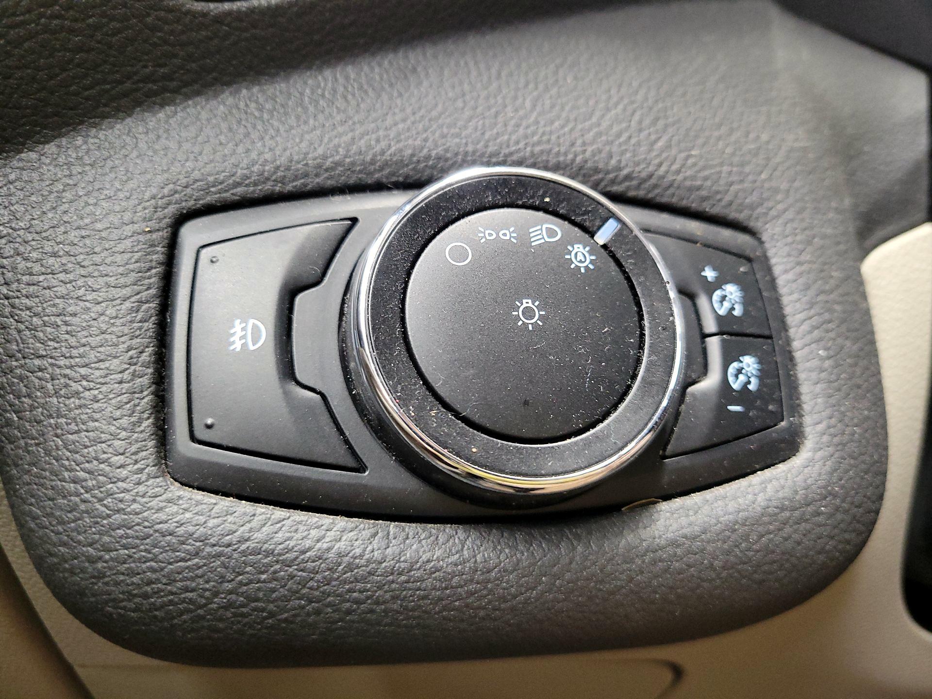 Thumbnail: 2014 Ford Escape - 11