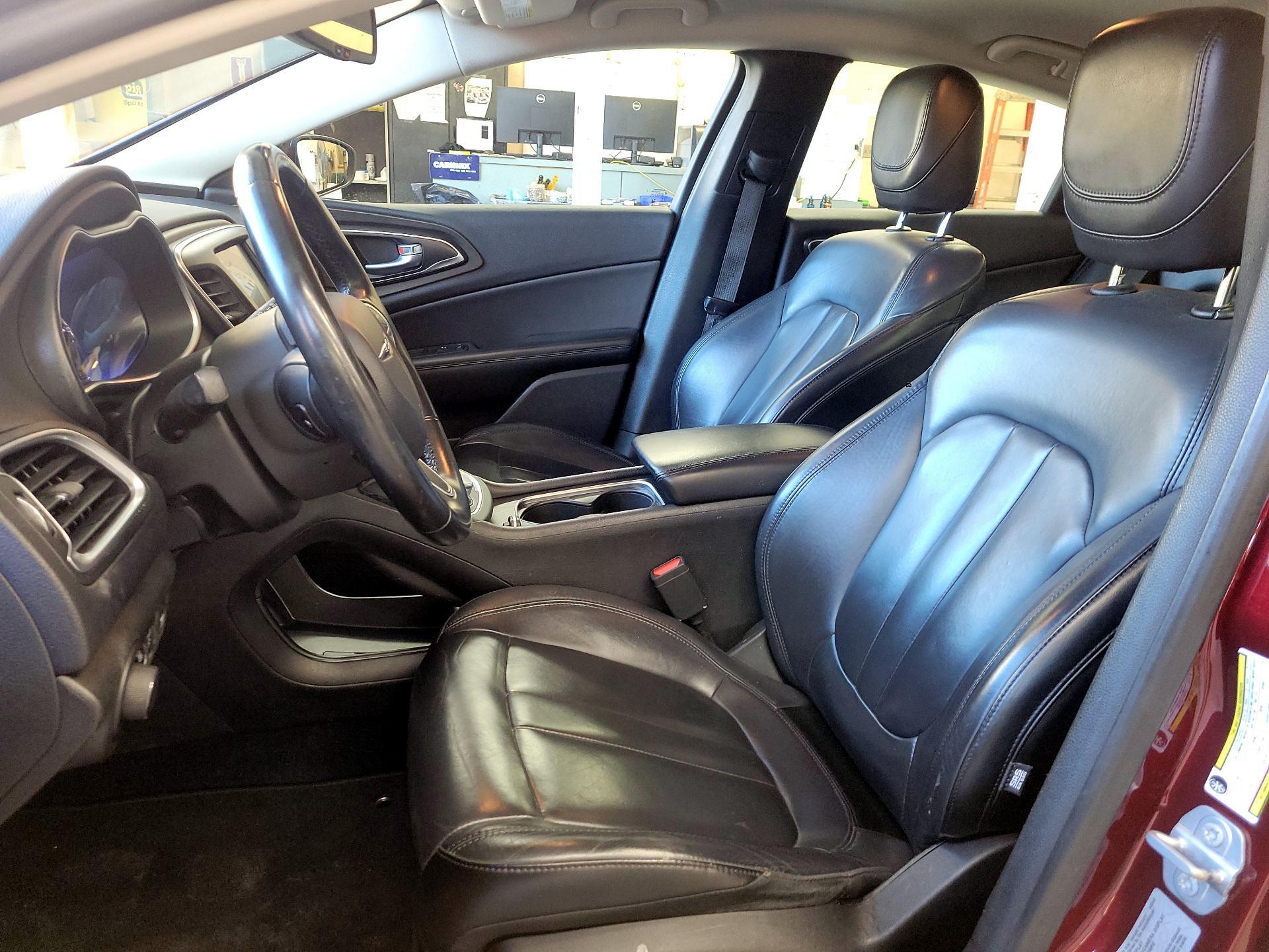 Thumbnail: 2017 Chrysler 200 - 9