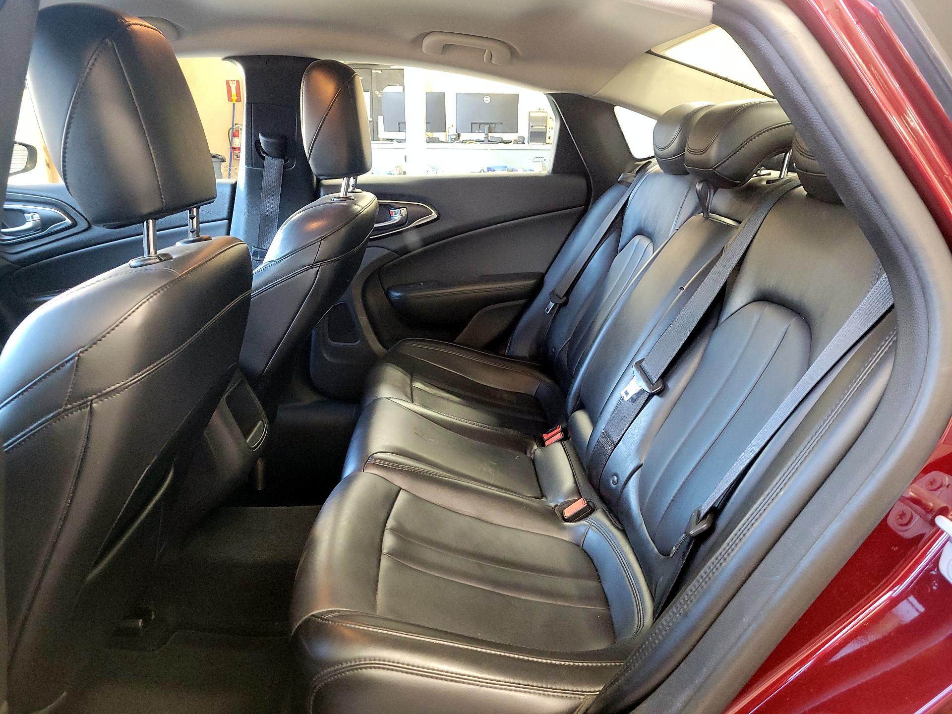 Thumbnail: 2017 Chrysler 200 - 17