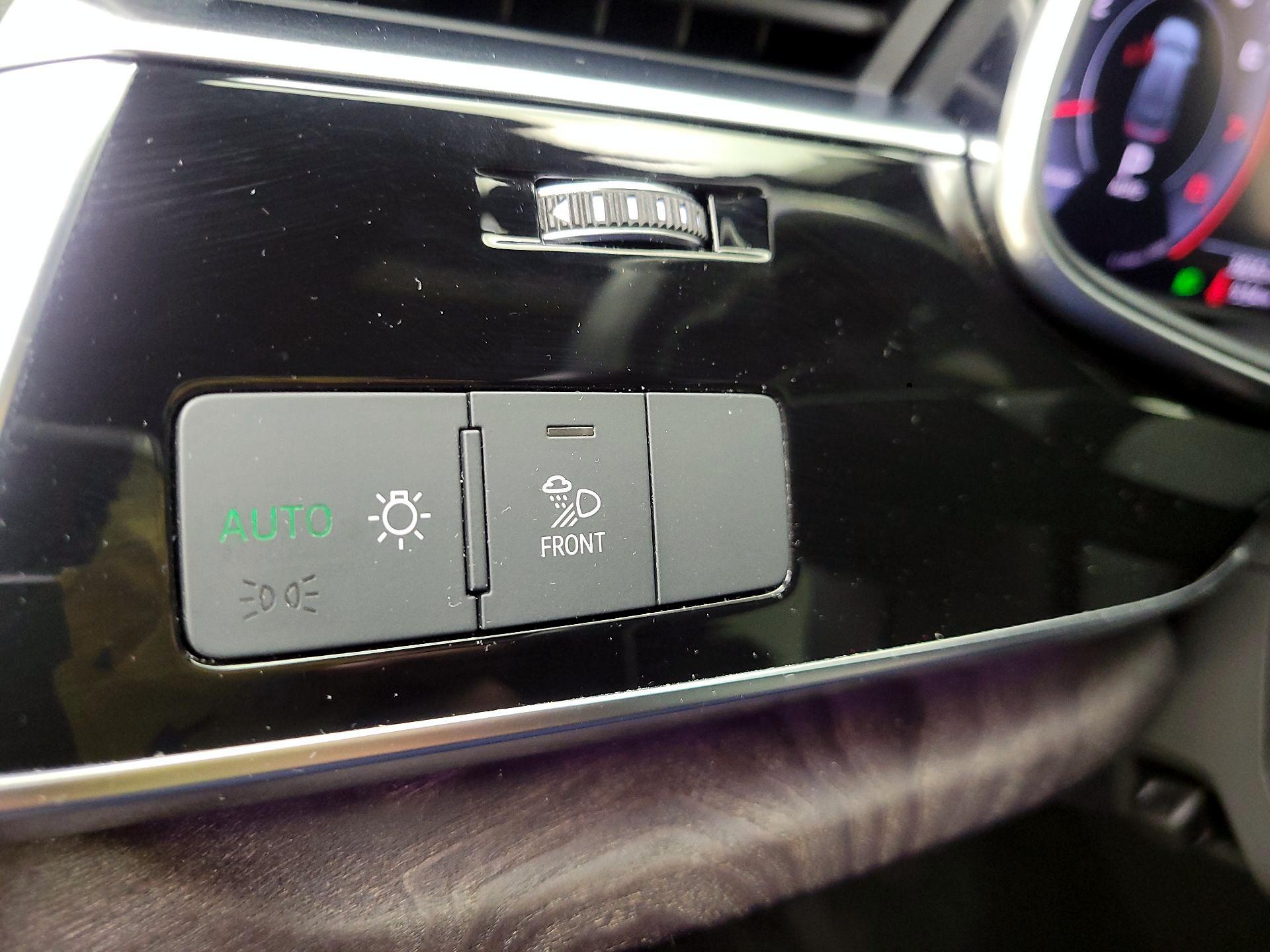 Thumbnail: 2019 Audi Q8 - 13