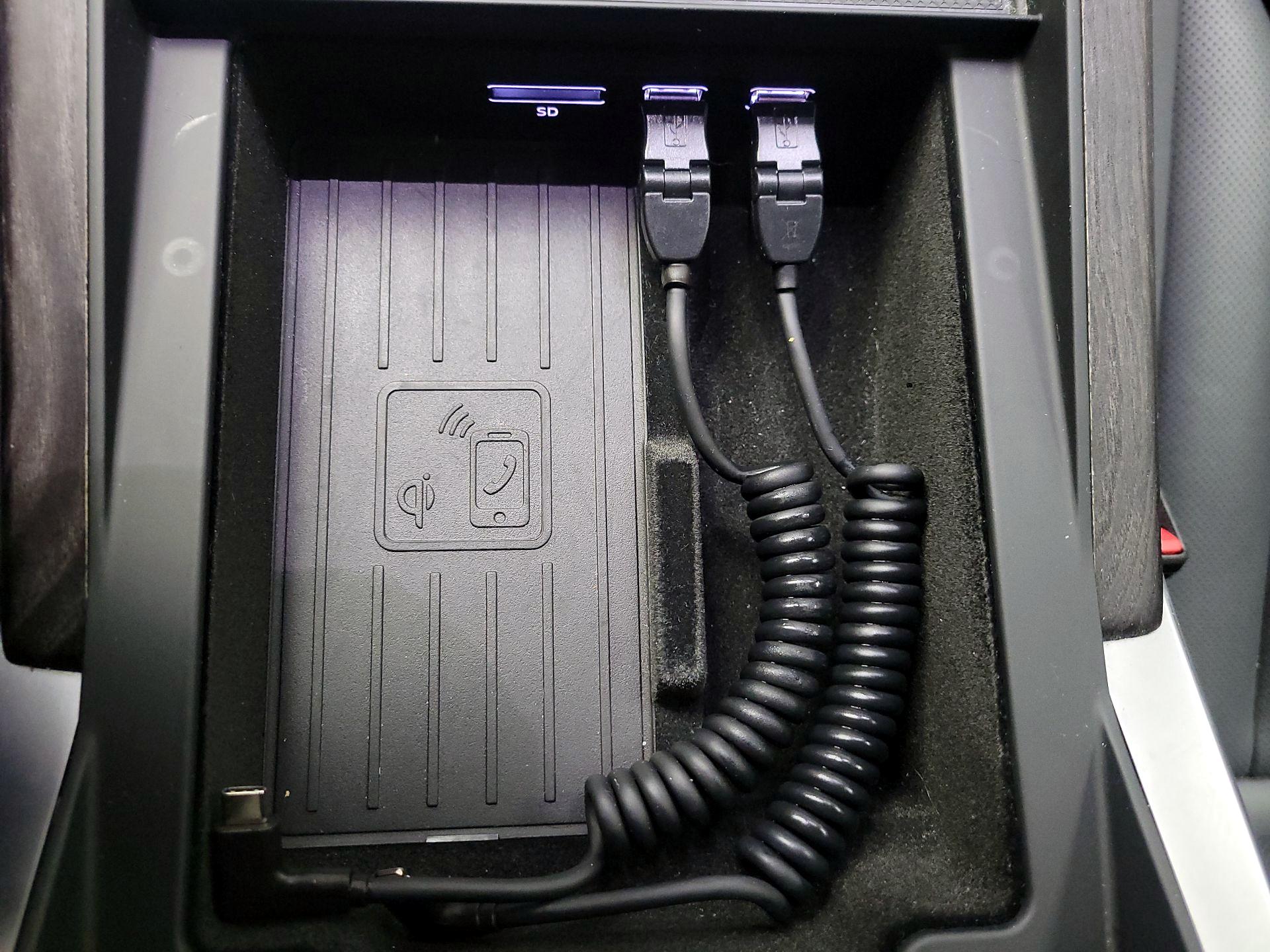 Thumbnail: 2019 Audi Q8 - 19