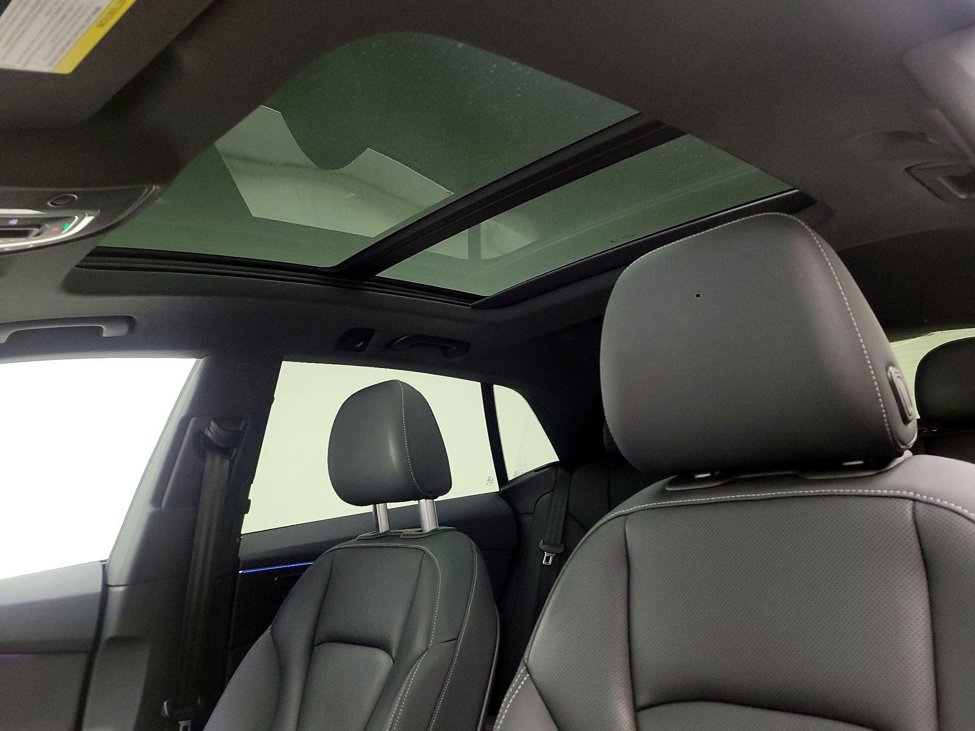 Thumbnail: 2019 Audi Q8 - 20